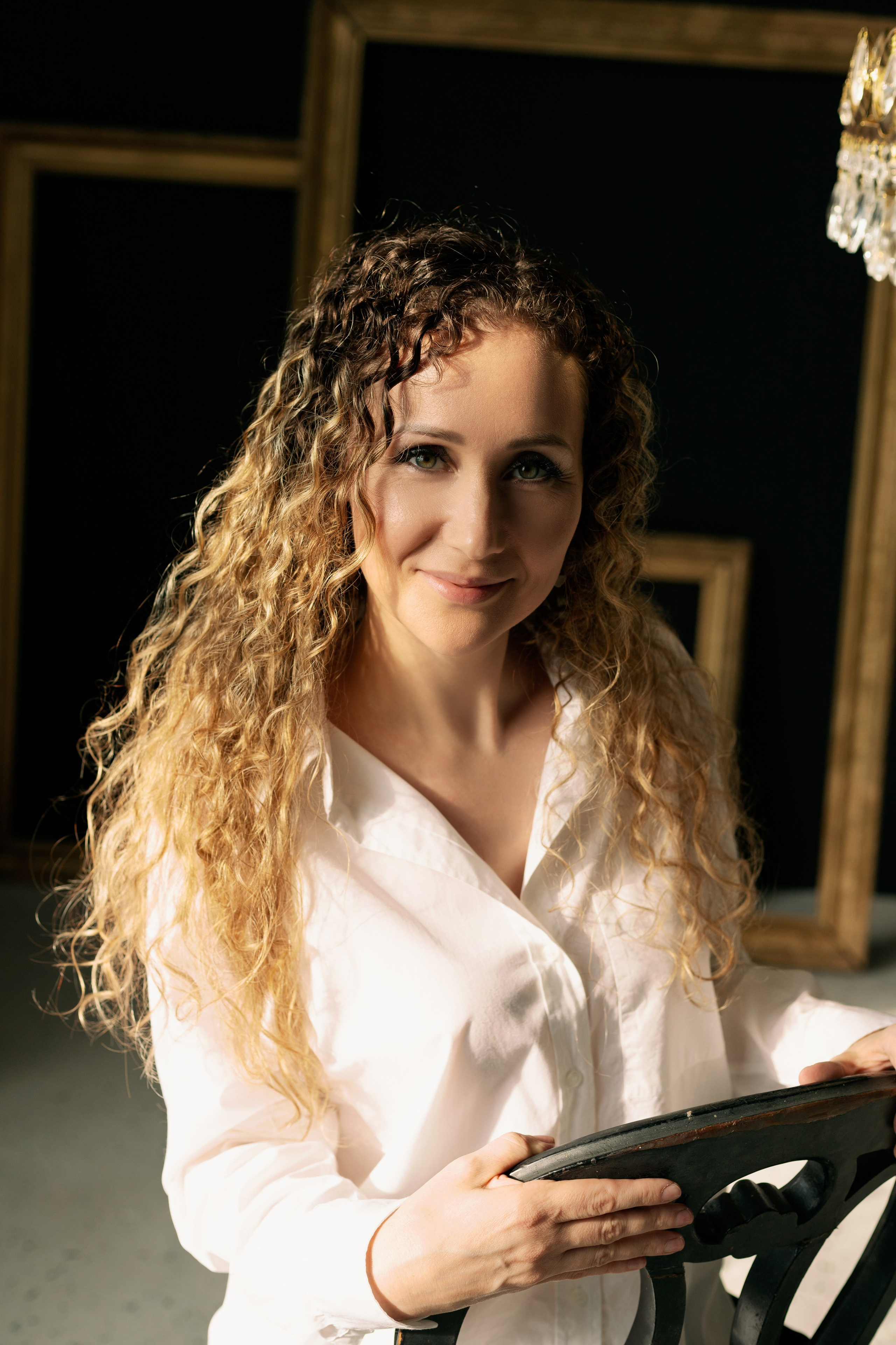 Семейная фотосессия взрослой дочки и мамы в студии. Фотограф в Санкт-Петербурге, Анна Скворцова