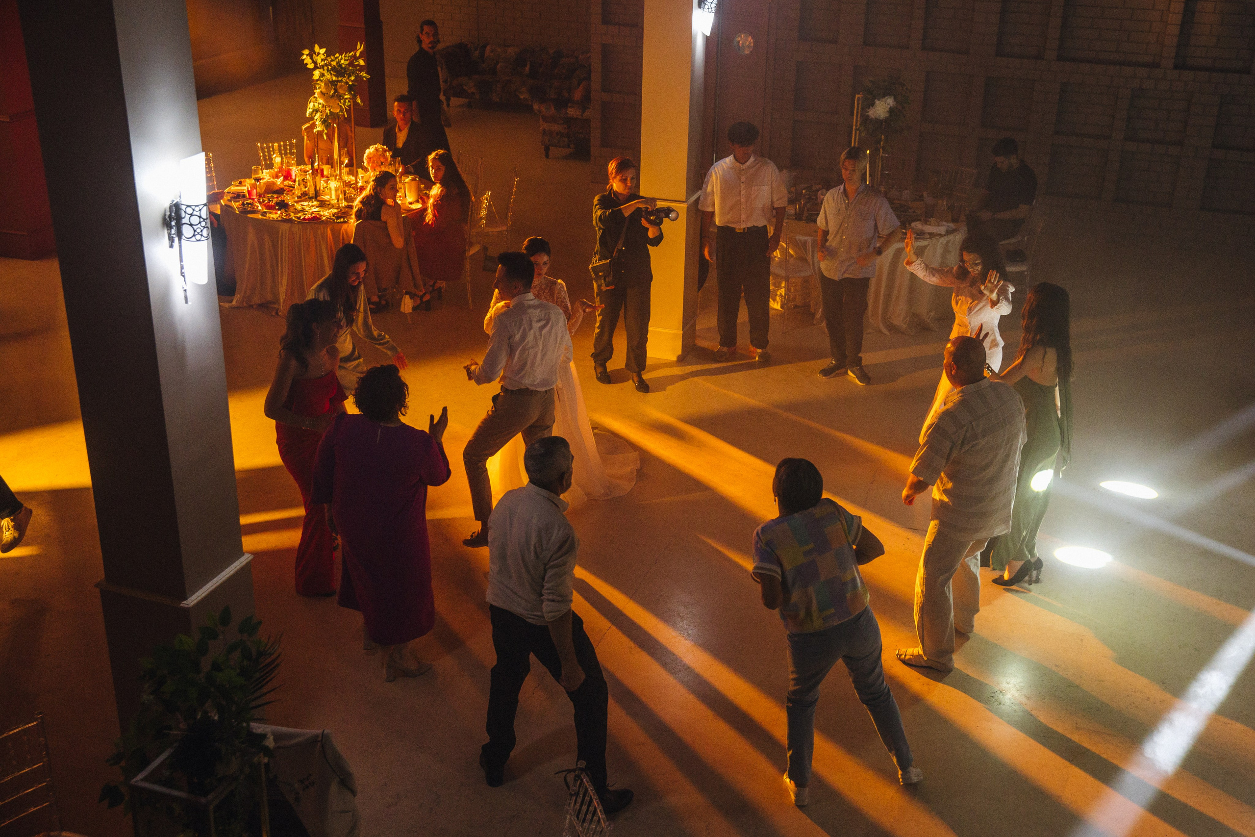 Банкет (Ксения & Никита). Свадебные фотографы в г. Сургут Маркова Наталья и Замахина Елена