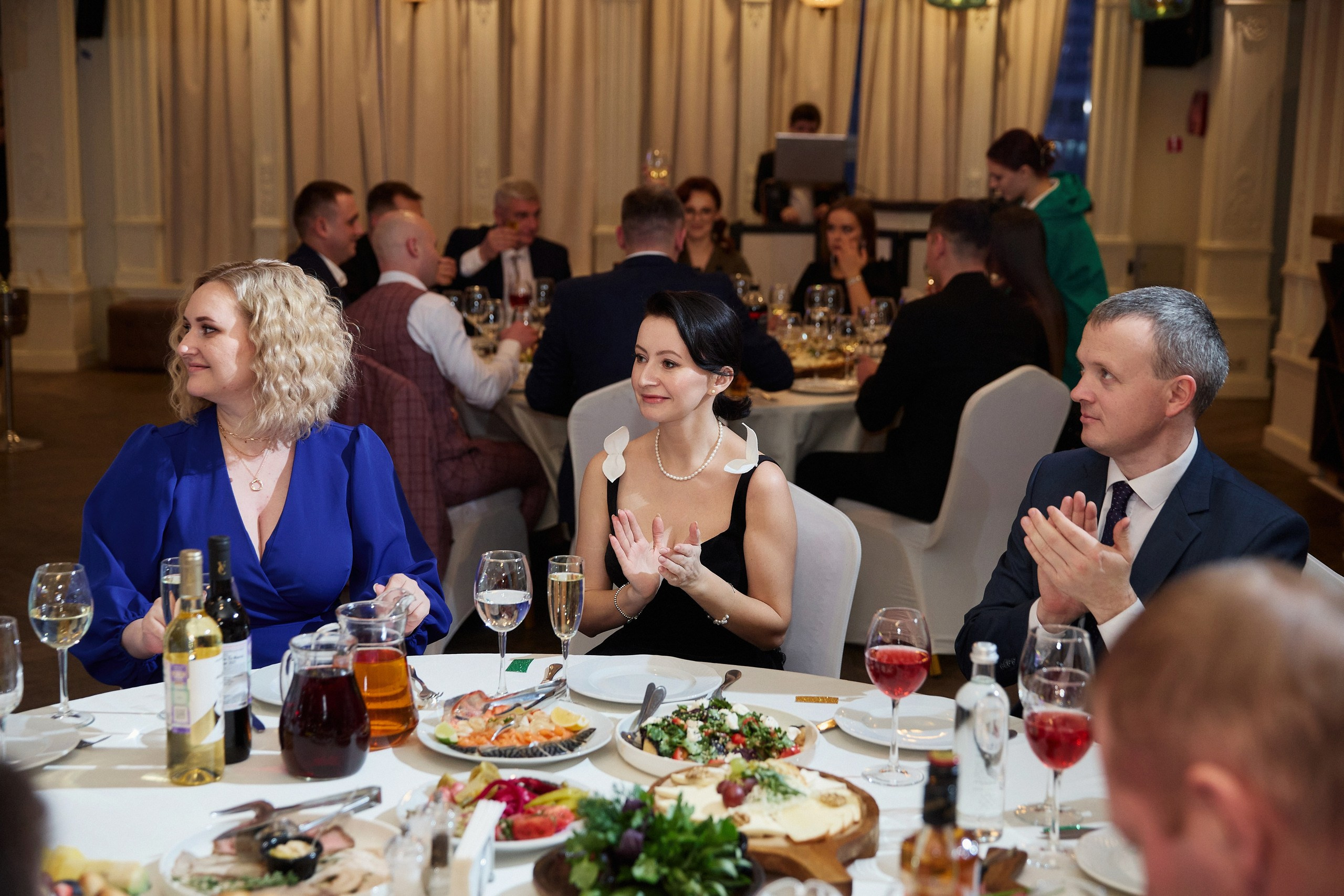 E8 / Новогодний корпоратив. Другой взгляд на фотографию