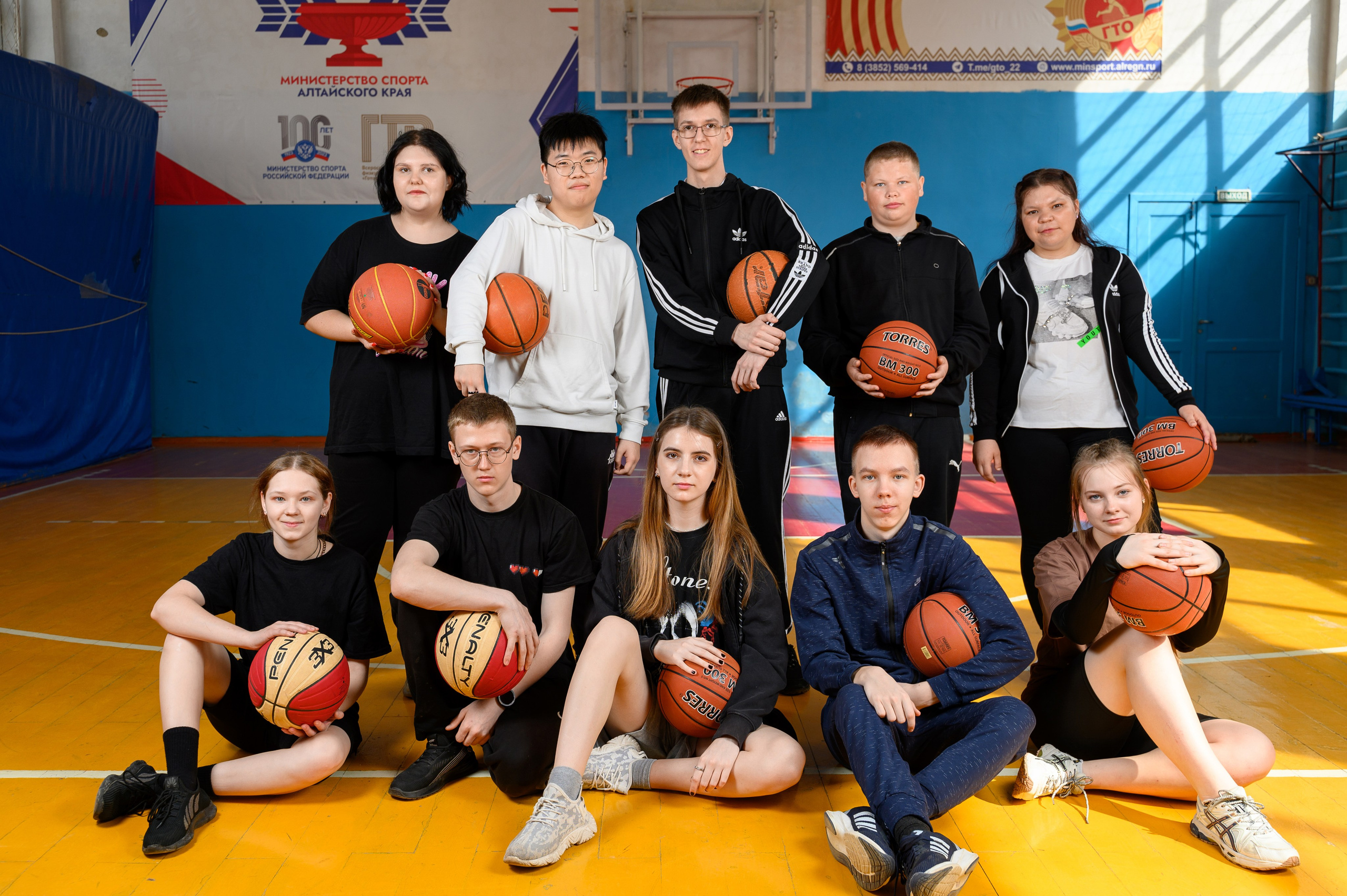 АСОШ № 1, 9А класс. Фотоальбомы для выпускников школ и детских садов в Республике Алтай и за её пределами