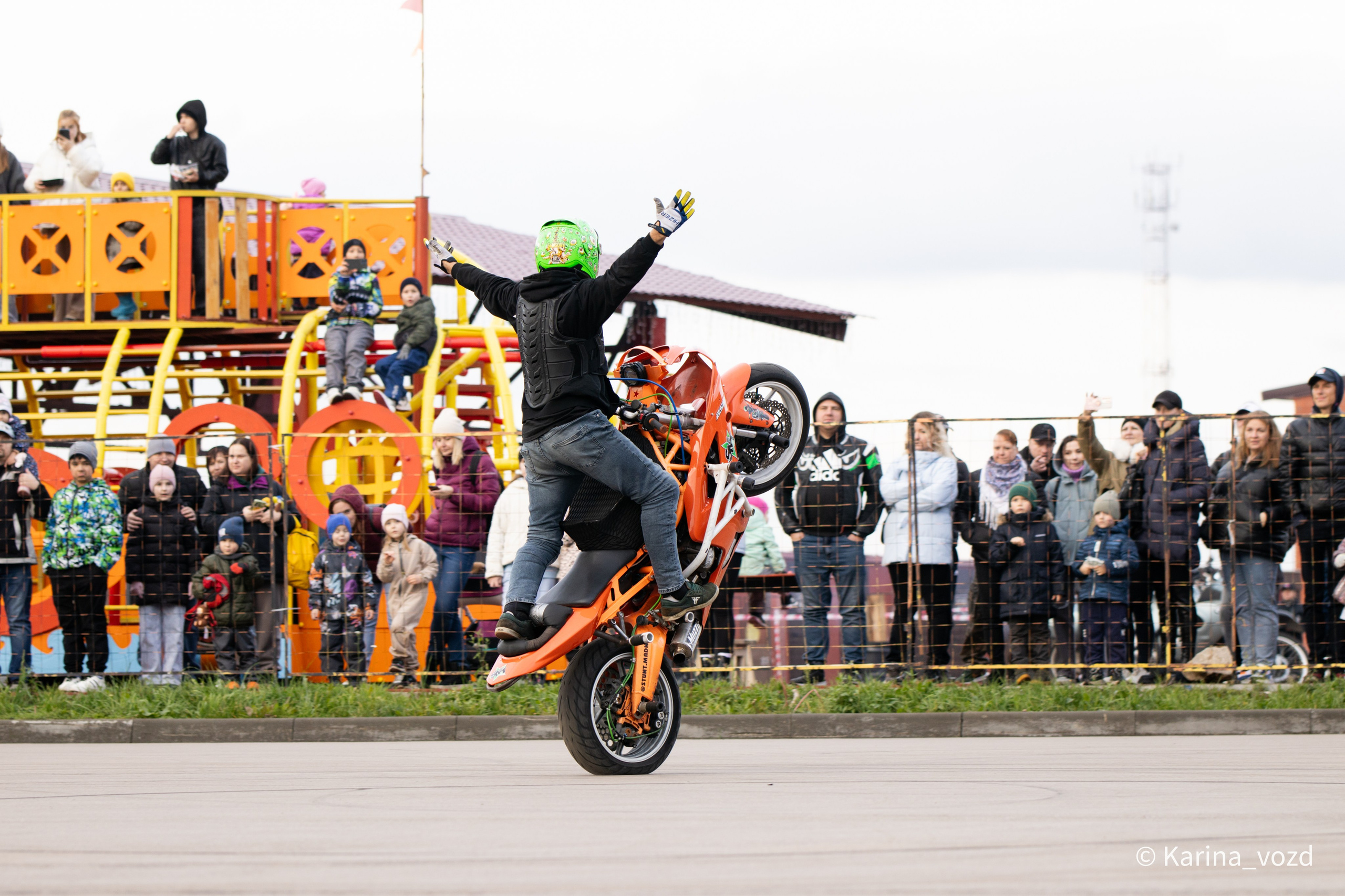 Выступление команды МОТО ШОУ SMT (Стантрайдинг, мотошоу). Репортажный фотограф в Москве и Зеленограде Karina-vozd