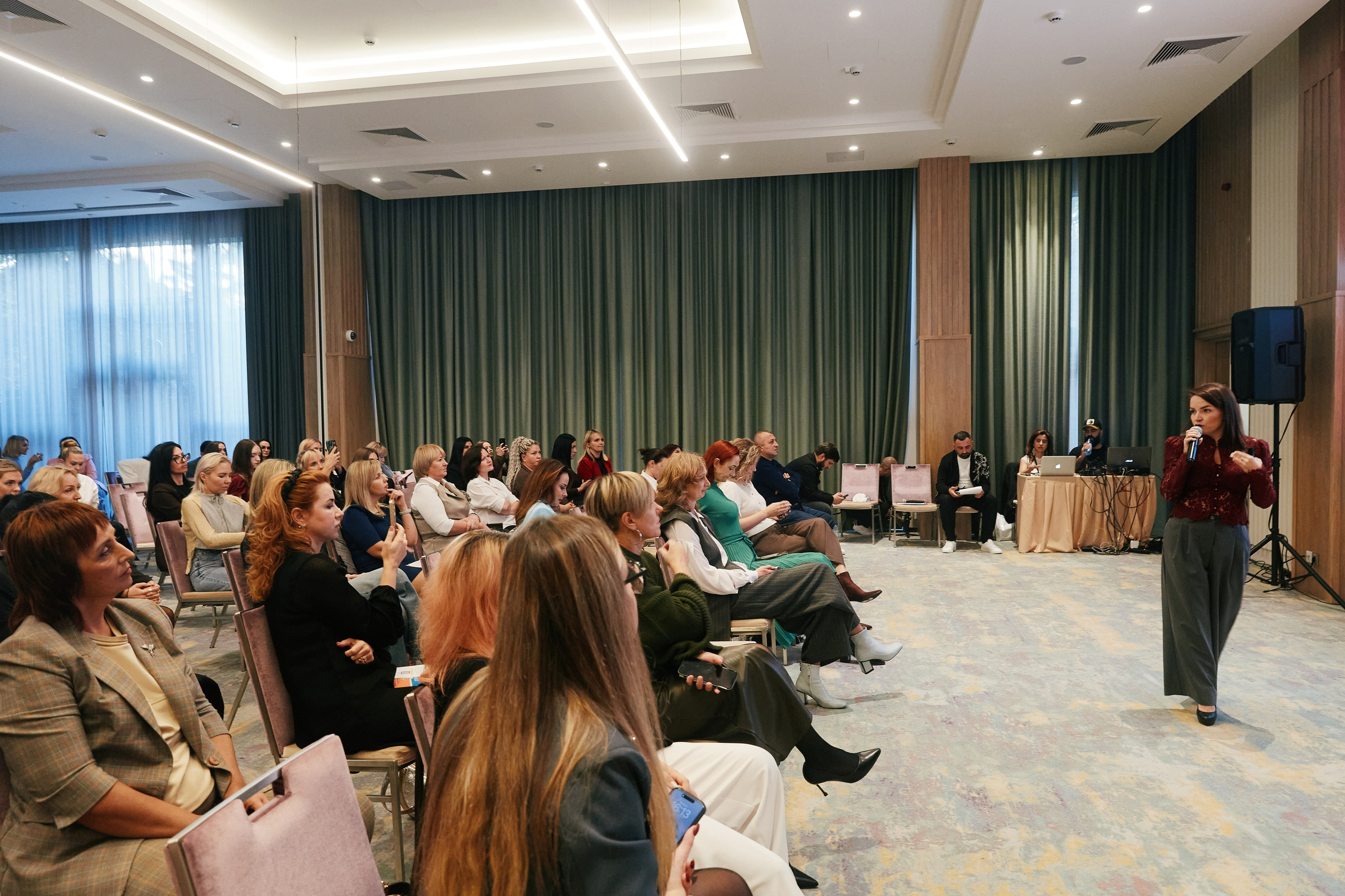 Современная женщина в Hilton 26.10. Свадебный репортажный фотограф краснодар максим дремов дрёмов фотосессия студия цена