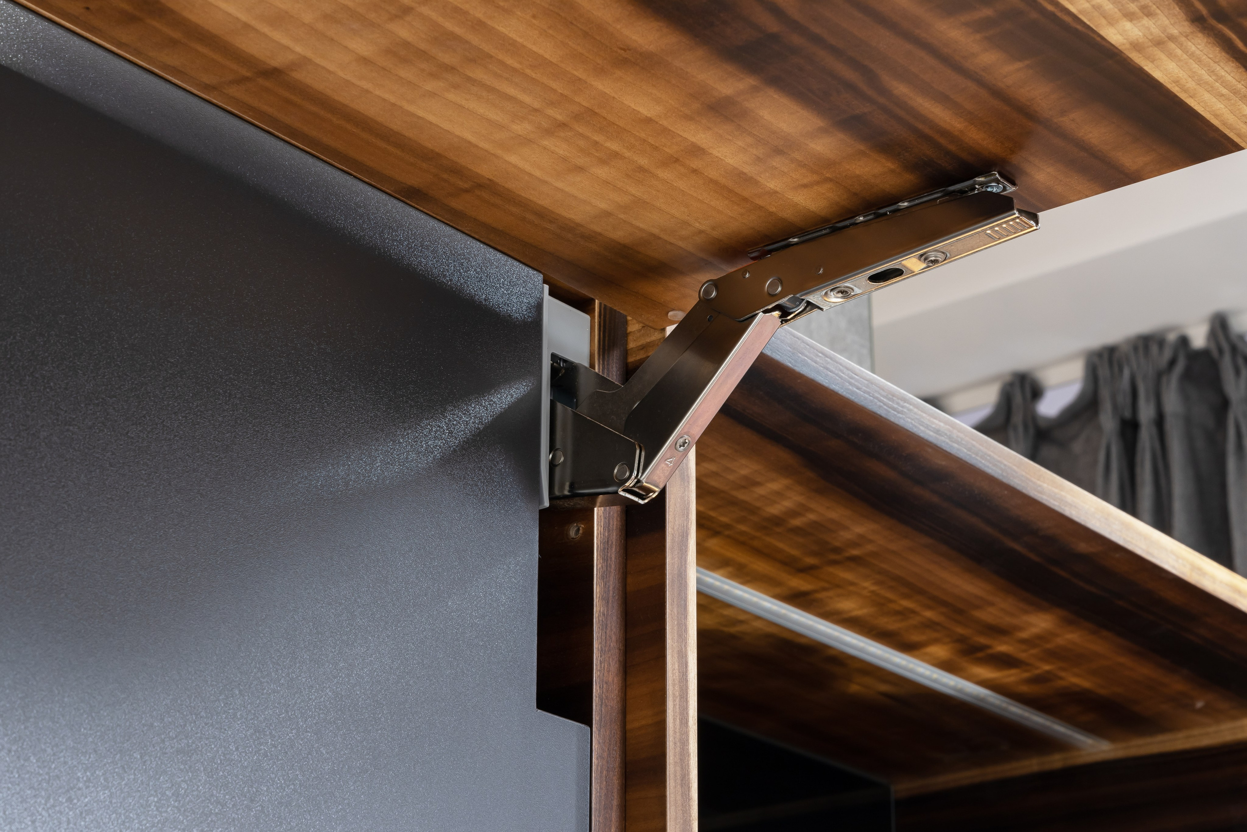 Кухня из натурального шпона. Мебель на заказ