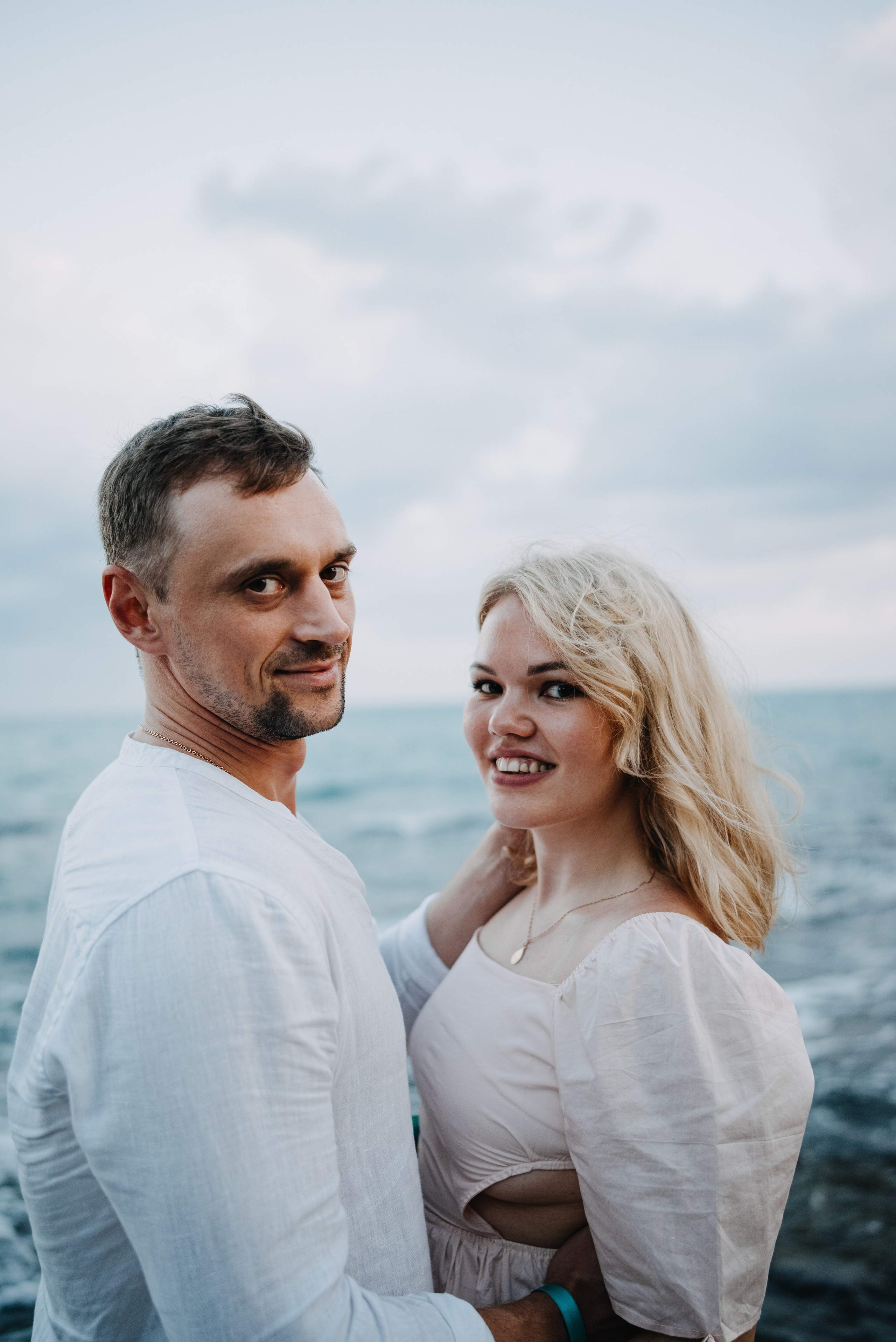 Съемка пары на море. Портретный и свадебный фотограф в Тбилиси • xeniqo