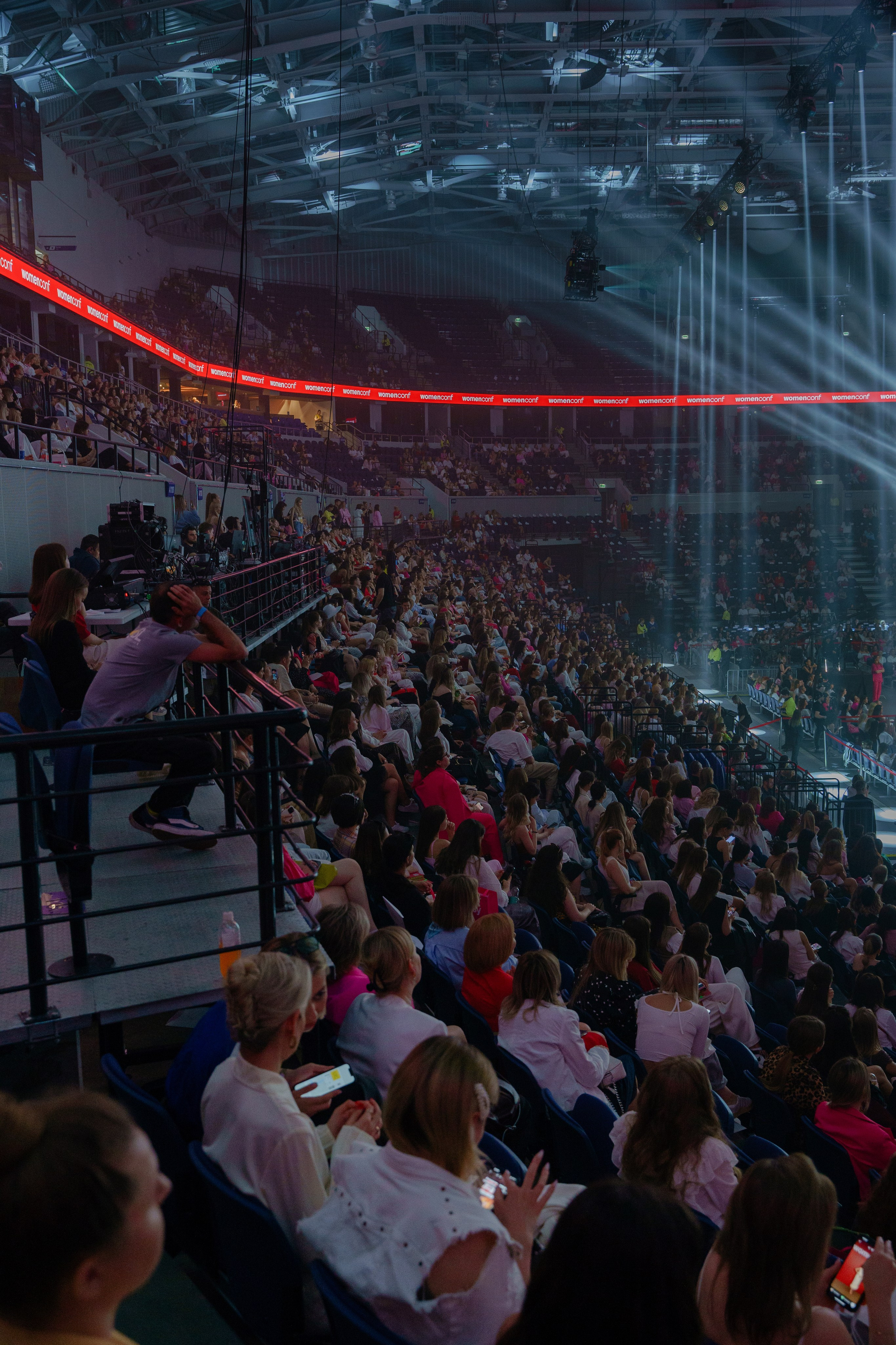 Фотограф на самую масштабную женскую конференцию в России WomenConf. Репортажный фотограф Москва Сергей Дружинин