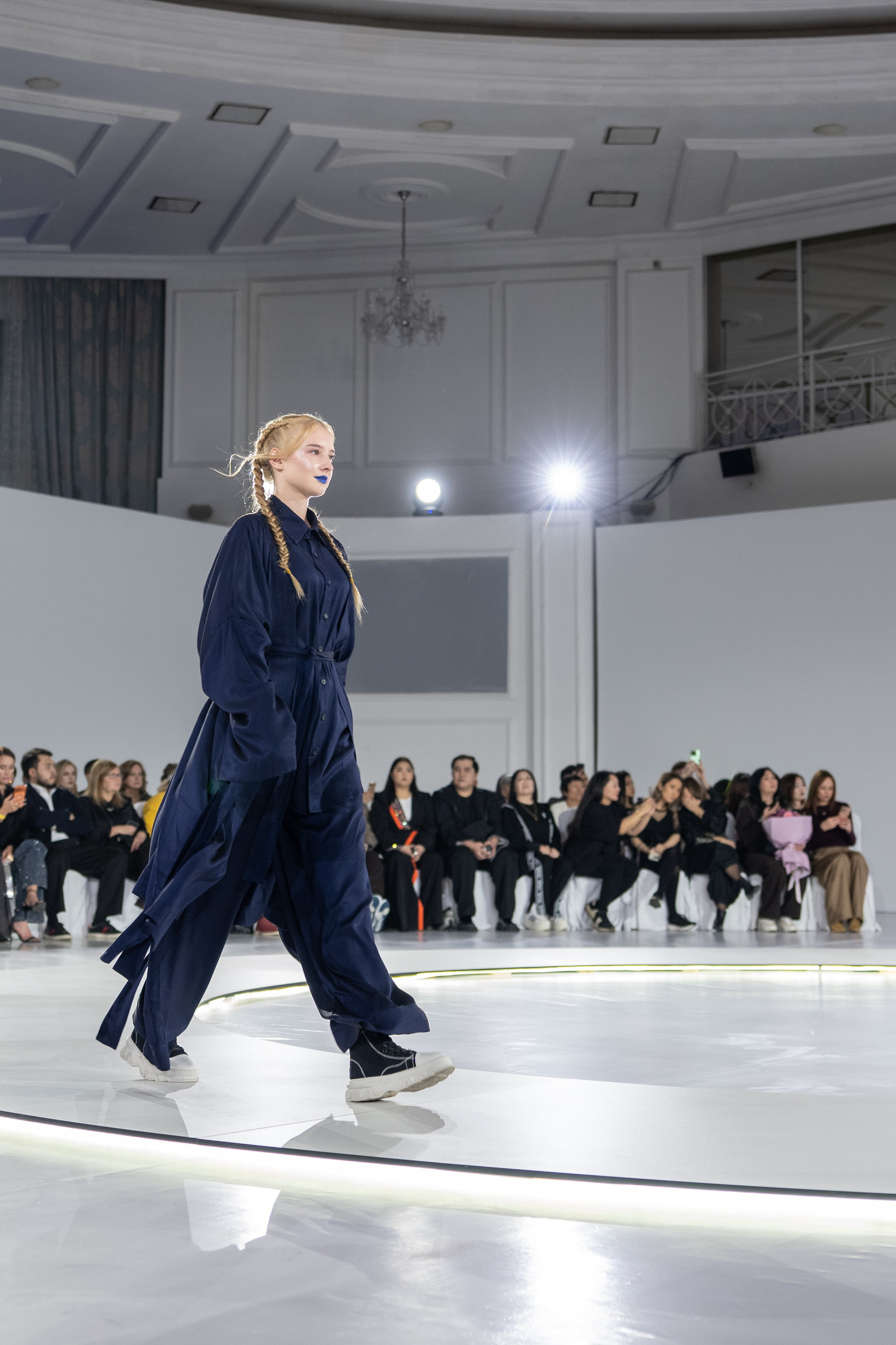 Брэнд Yang Lain. Сайт Алматинского НЮ АРТ, будуар и фэшн фотографа Дениса Карпенко