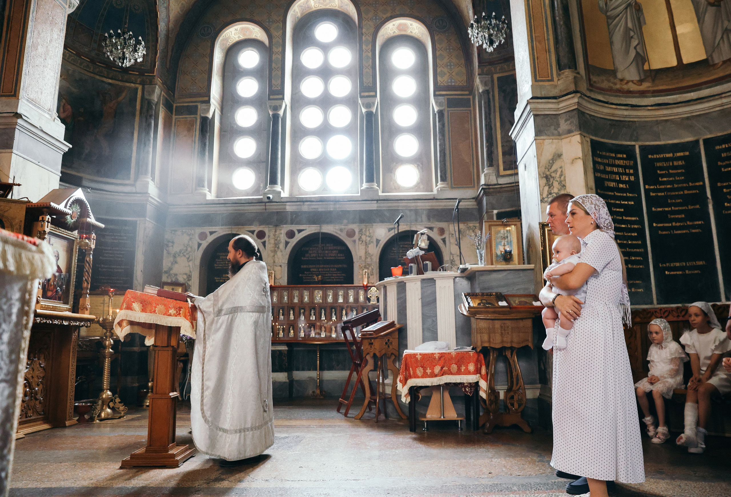 Тимур крещение Свято-Никольский собор. Свадебный и семейный фотограф в Севастополе и Крыму Анастасия Сураева