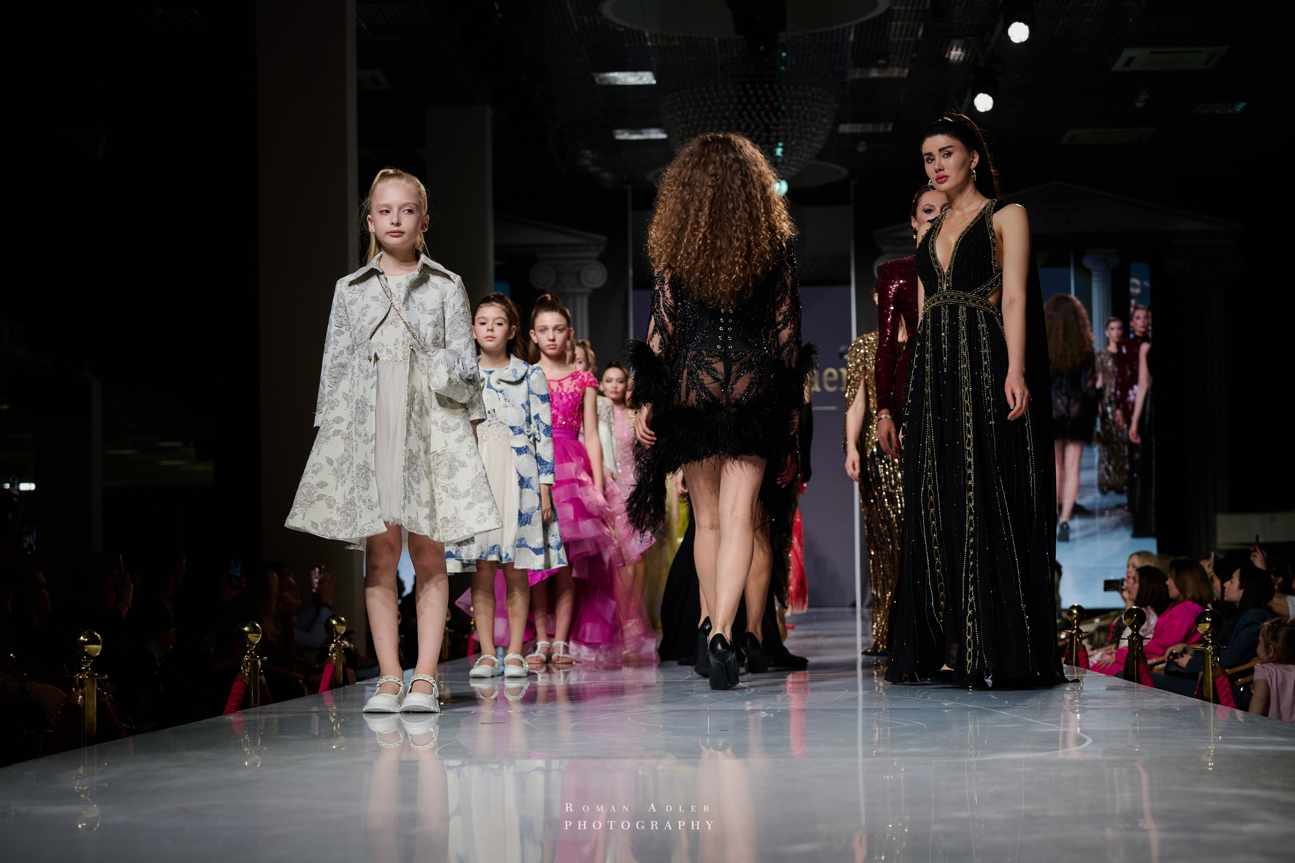 ESTET FASHION WEEK ВЕСНА — 2025. Фотограф Роман Адлер