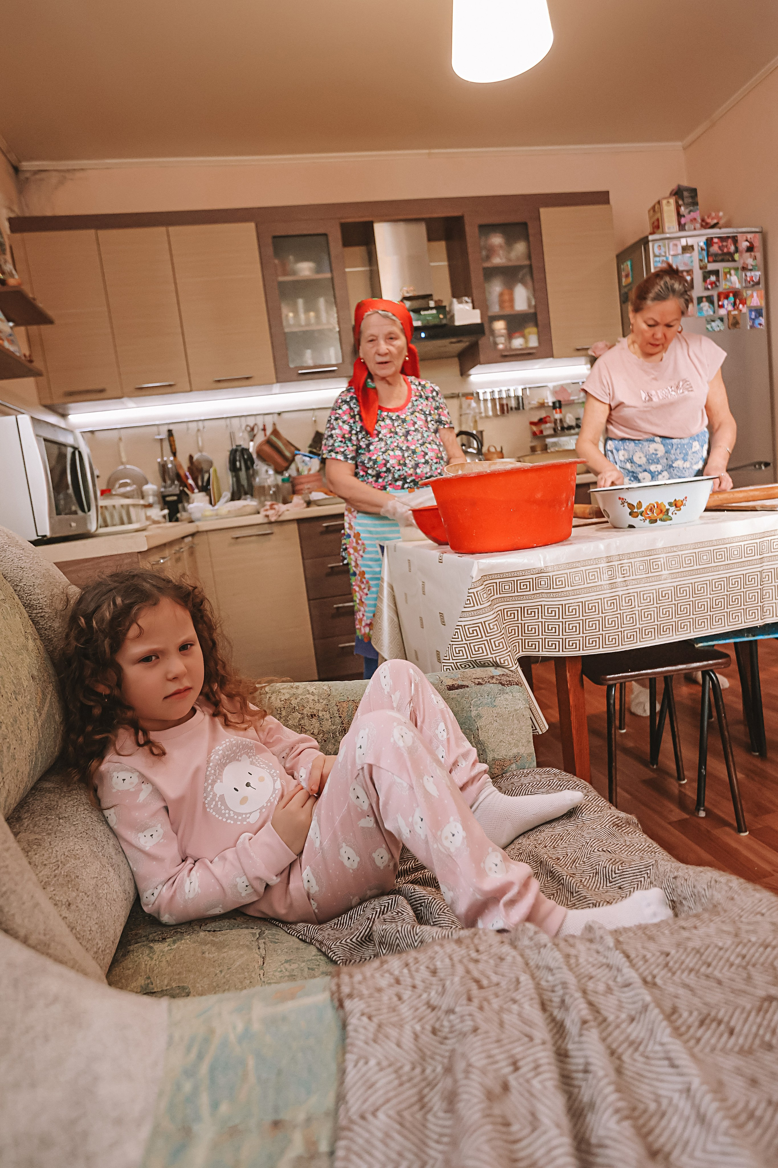 Большая семья репортаж. Семейный фотограф Тюмень, фотограф на роды Салмина Мария