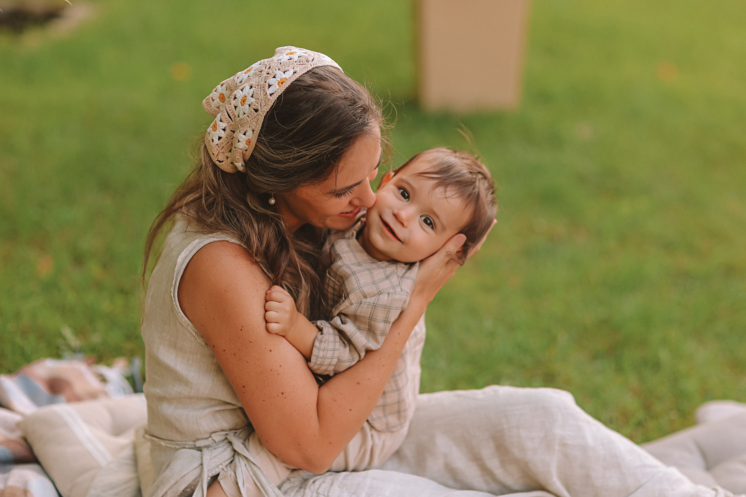 Стирка у дома. Семейный фотограф Тюмень, фотограф на роды Салмина Мария