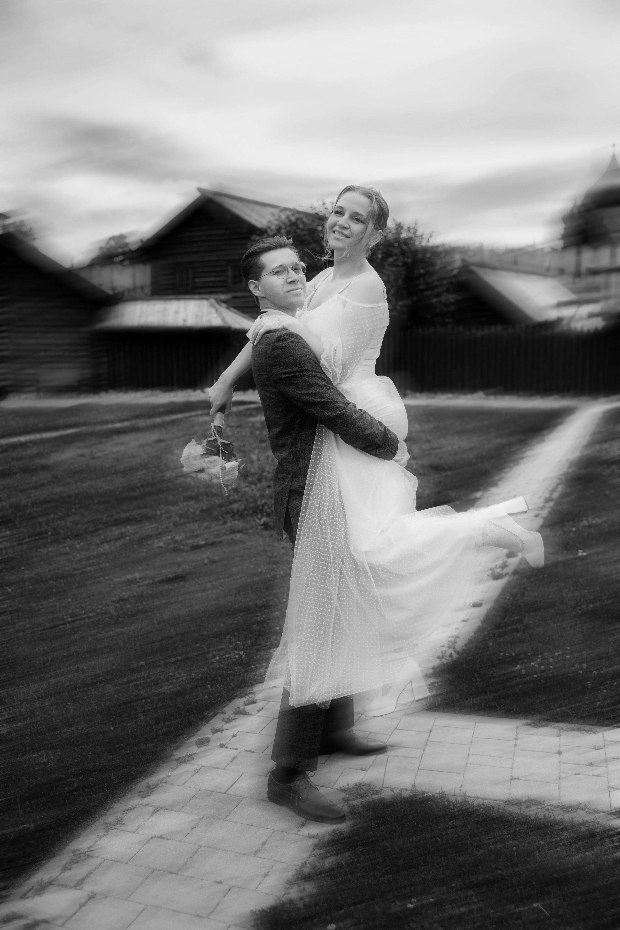 Свадебная фотосессия в центре Тулы Юлии и Аналотия. Свадебный фотограф в Туле Екатерина Максимова