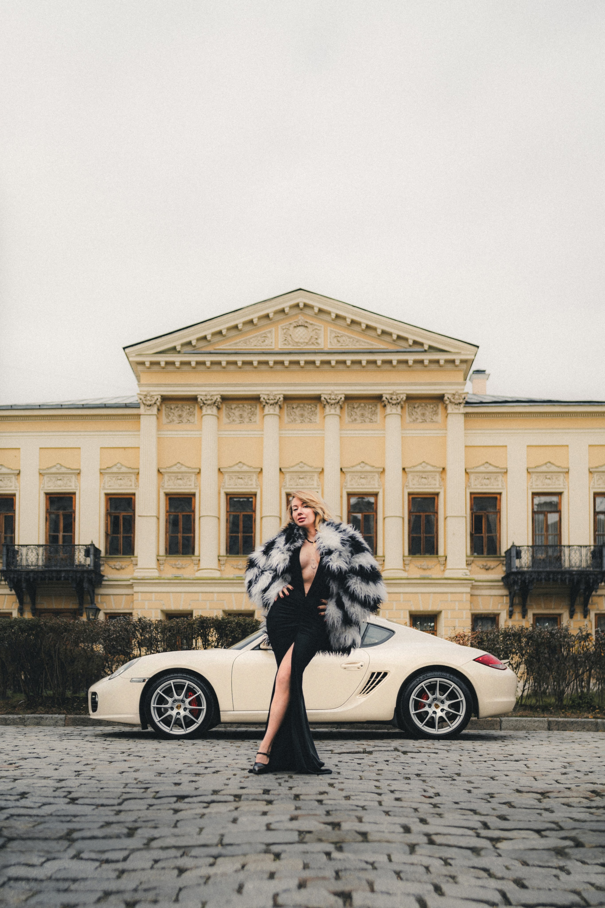 Porsche Cayman S x Anna. Фотограф Илья К. в Москве