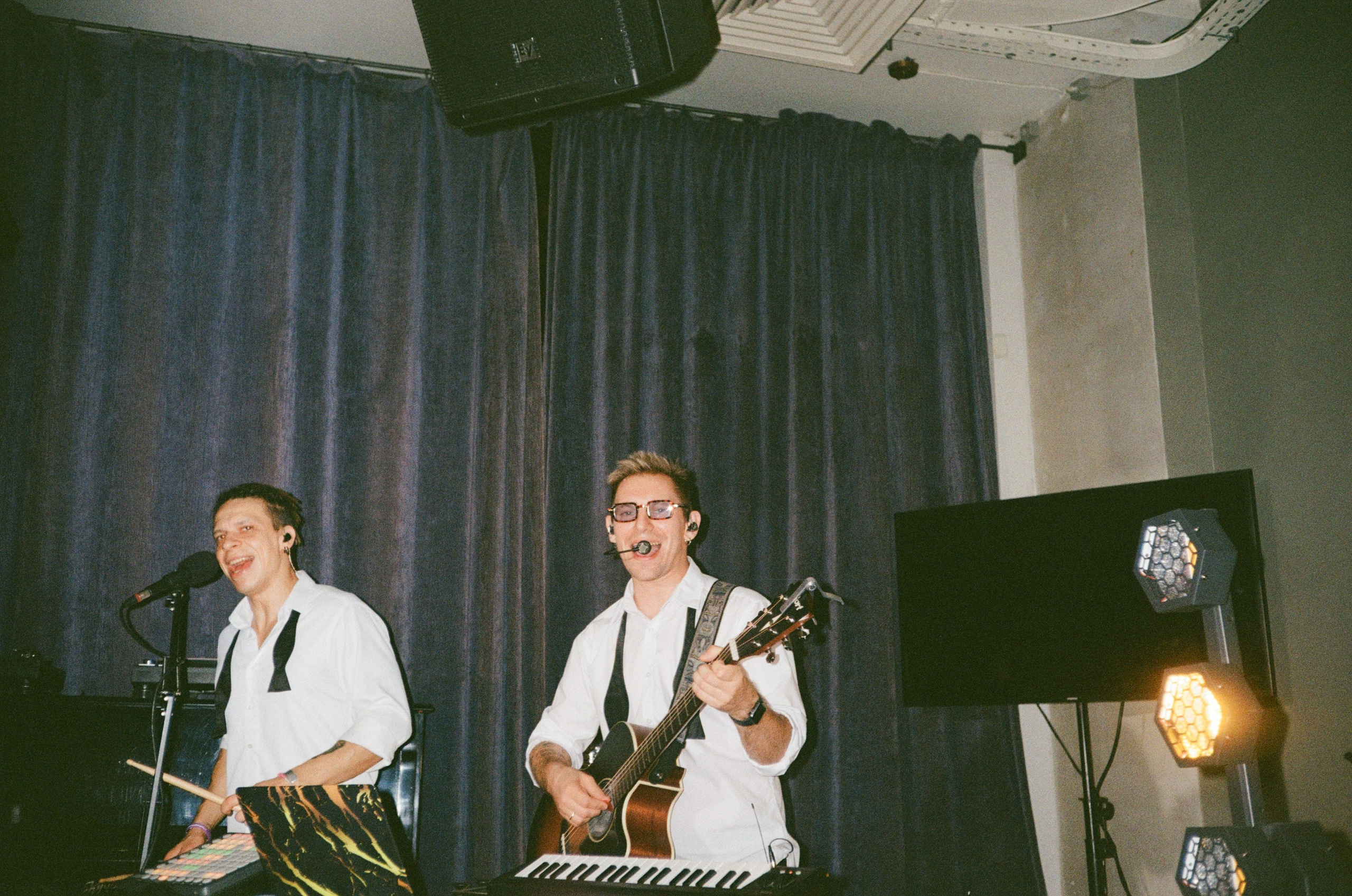 Юля & Гриша | цифра + пленка. Свадебный фотограф СПб Мадина Сафарян