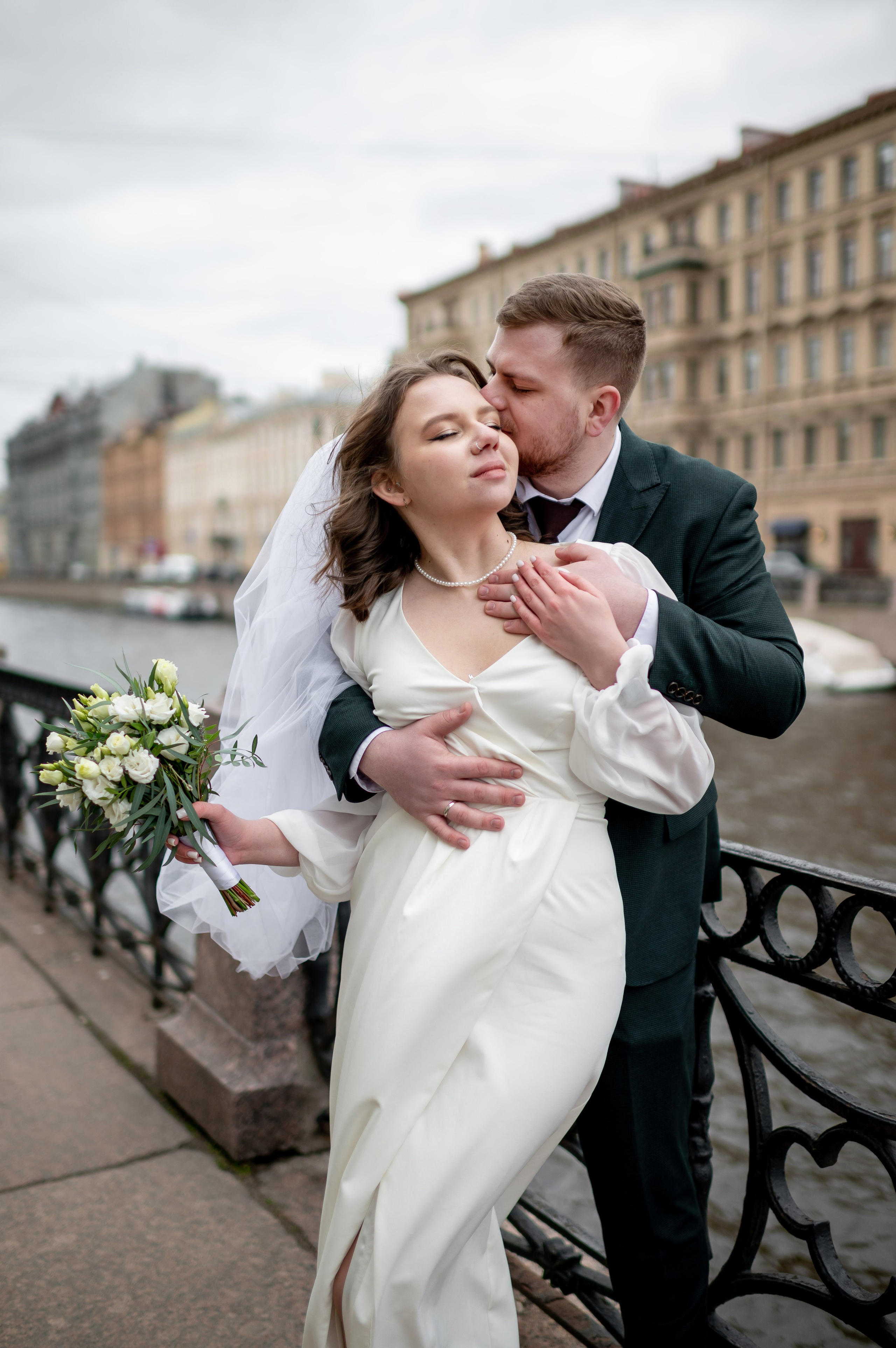 Ксения и Егор (фотосессия в ЗАГСе Петроградского района, Ботаническом саду с сакурой). Портретный, семейный и свадебный фотограф в Санкт-Петербурге и в Пушкине Ширяев Денис
