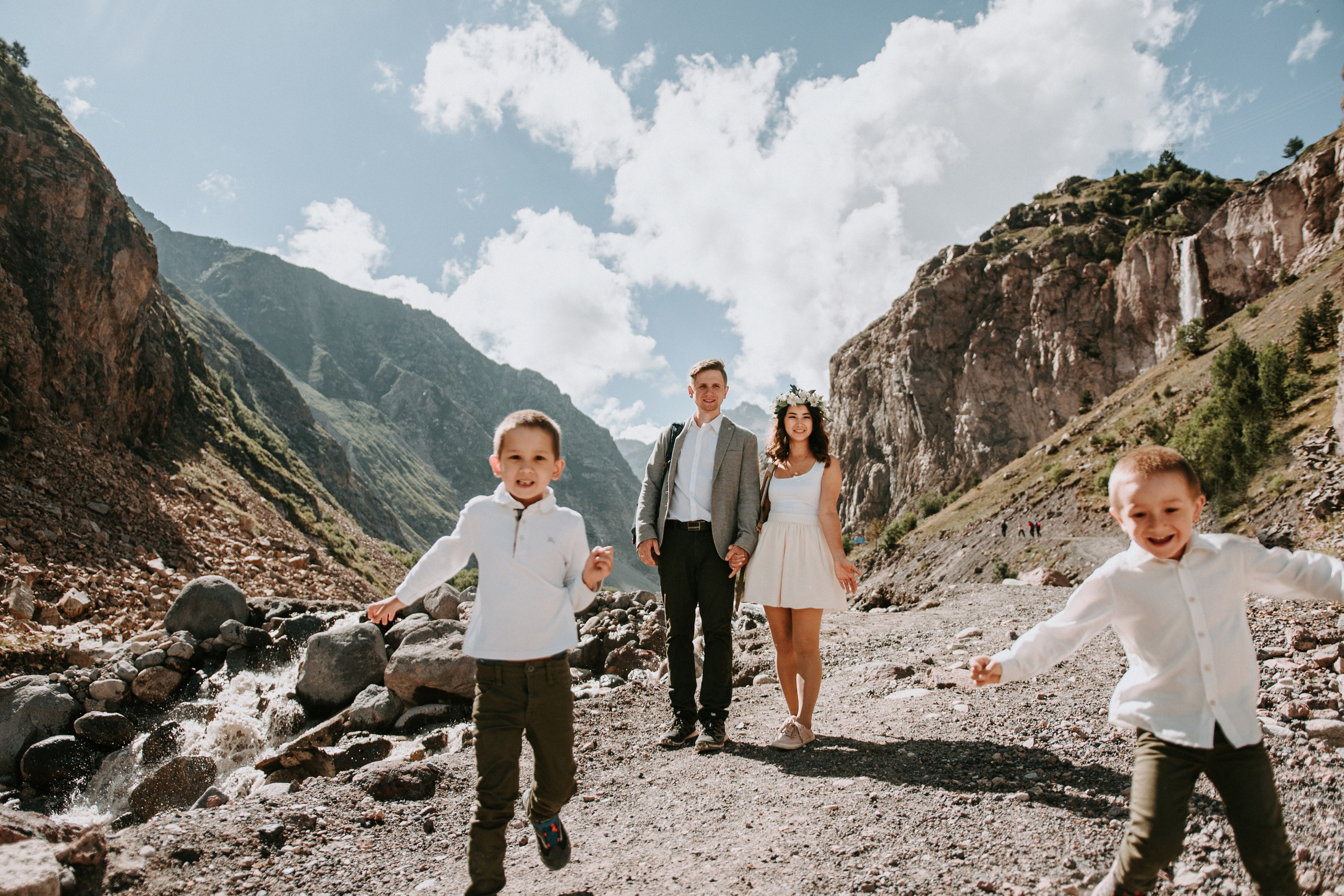 ЮНЫЕ ПУТЕШЕСТВЕННИКИ. Фотограф Настя Конник | Пятигорск | Эльбрус | Домбай | Архыз