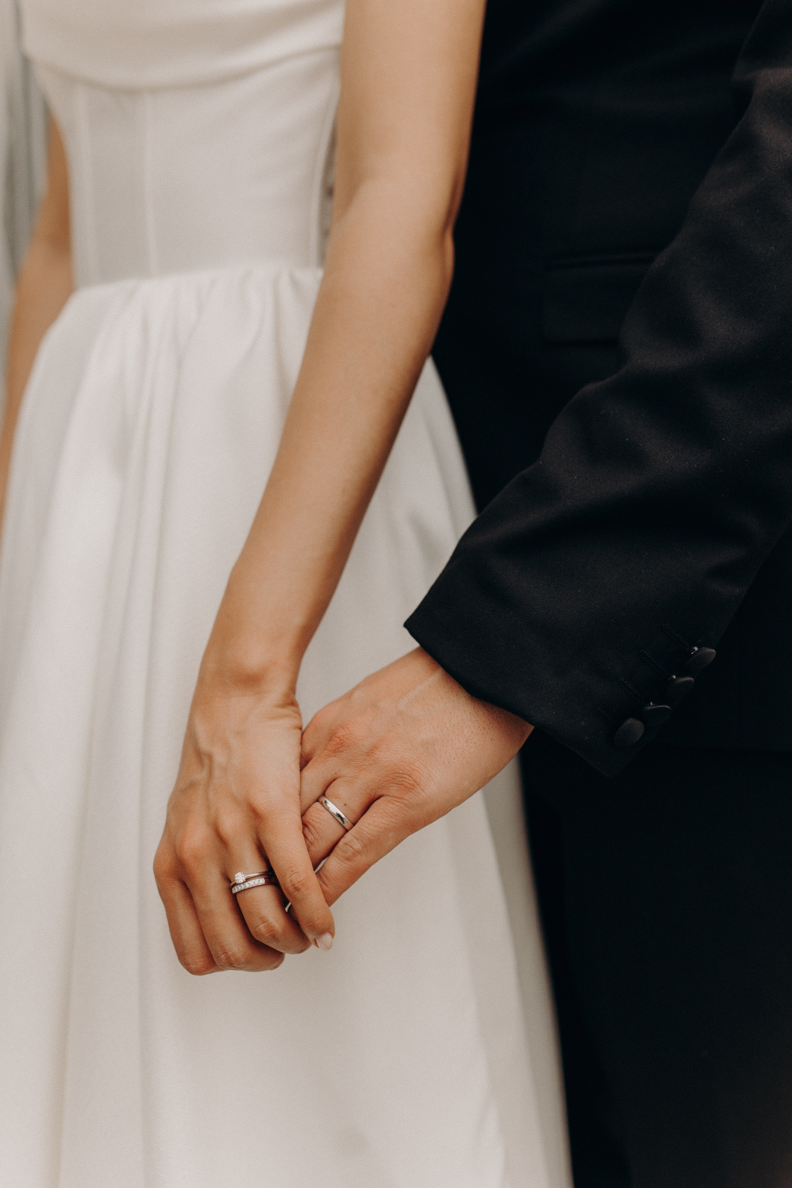 Прогулка и два бокала игристого…. Свадебный и семейный фотограф в Алматы Laura Dosmann