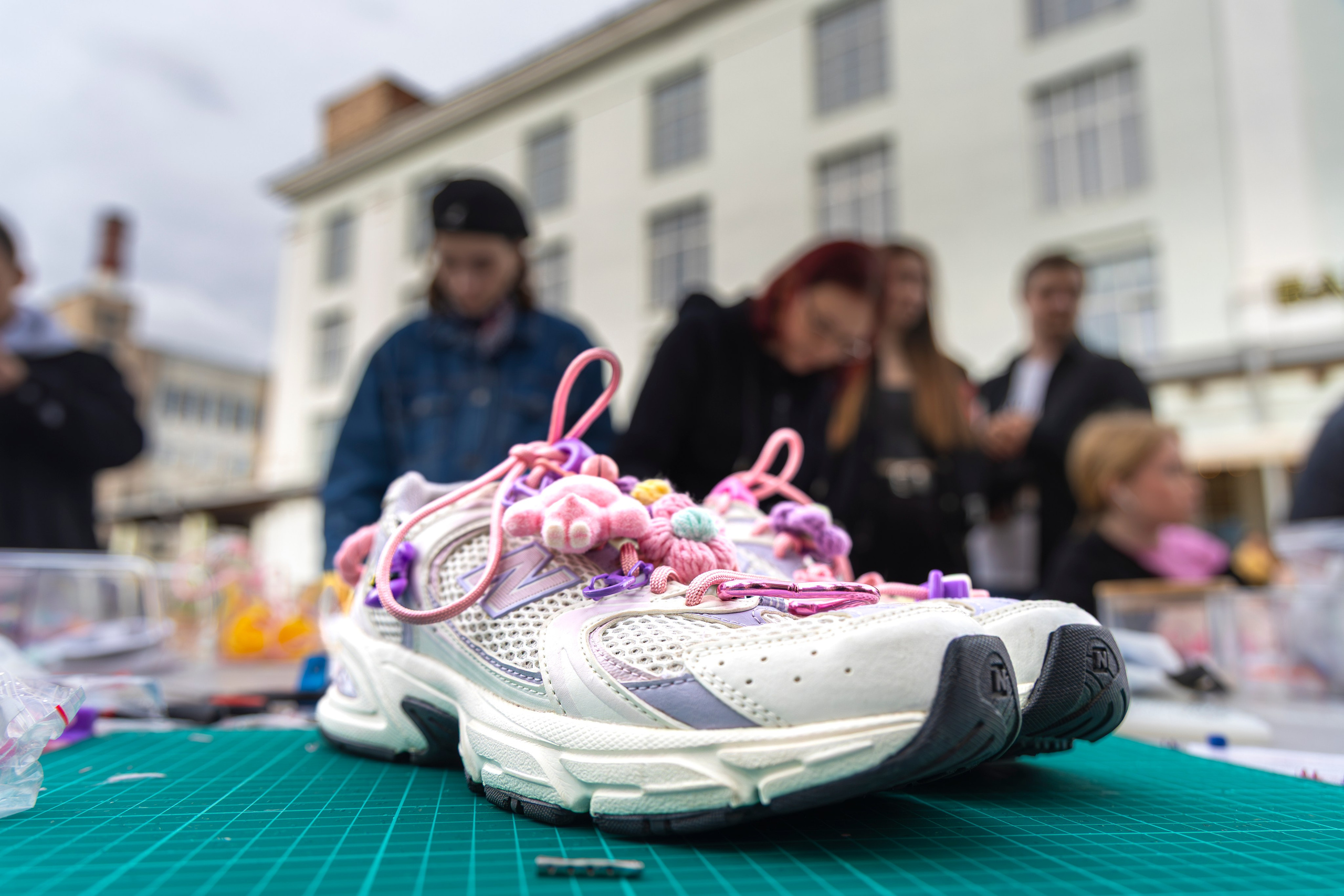 Презентация новой модели: внимание гостей.