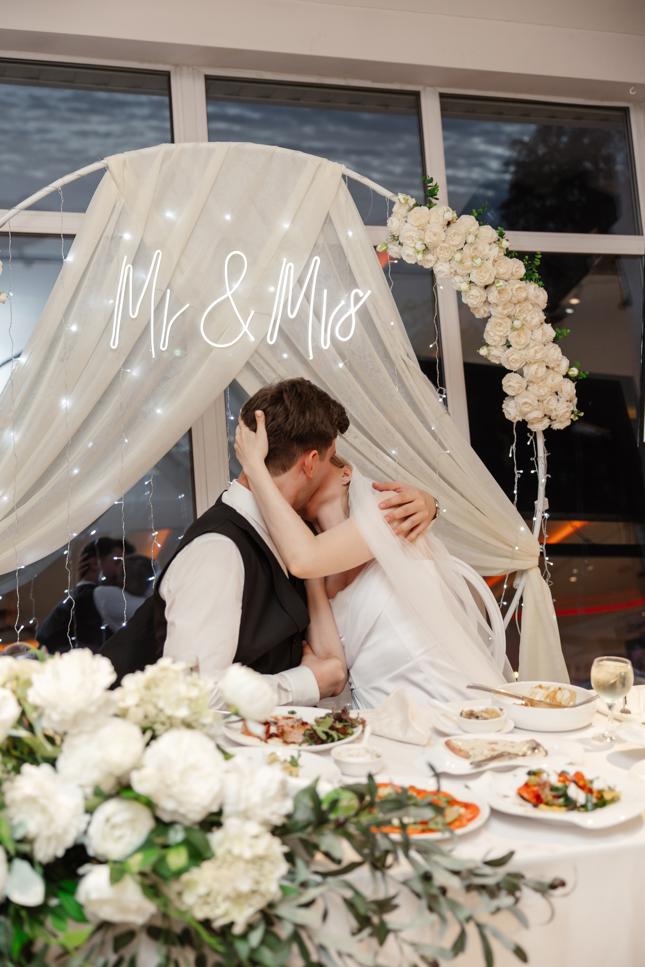 Как выбрать ведущего на свадьбу и не пожалеть: 7 правил от фотографа с опытом. Фотограф, видеограф на свадьбу в Москве Никита Назаров