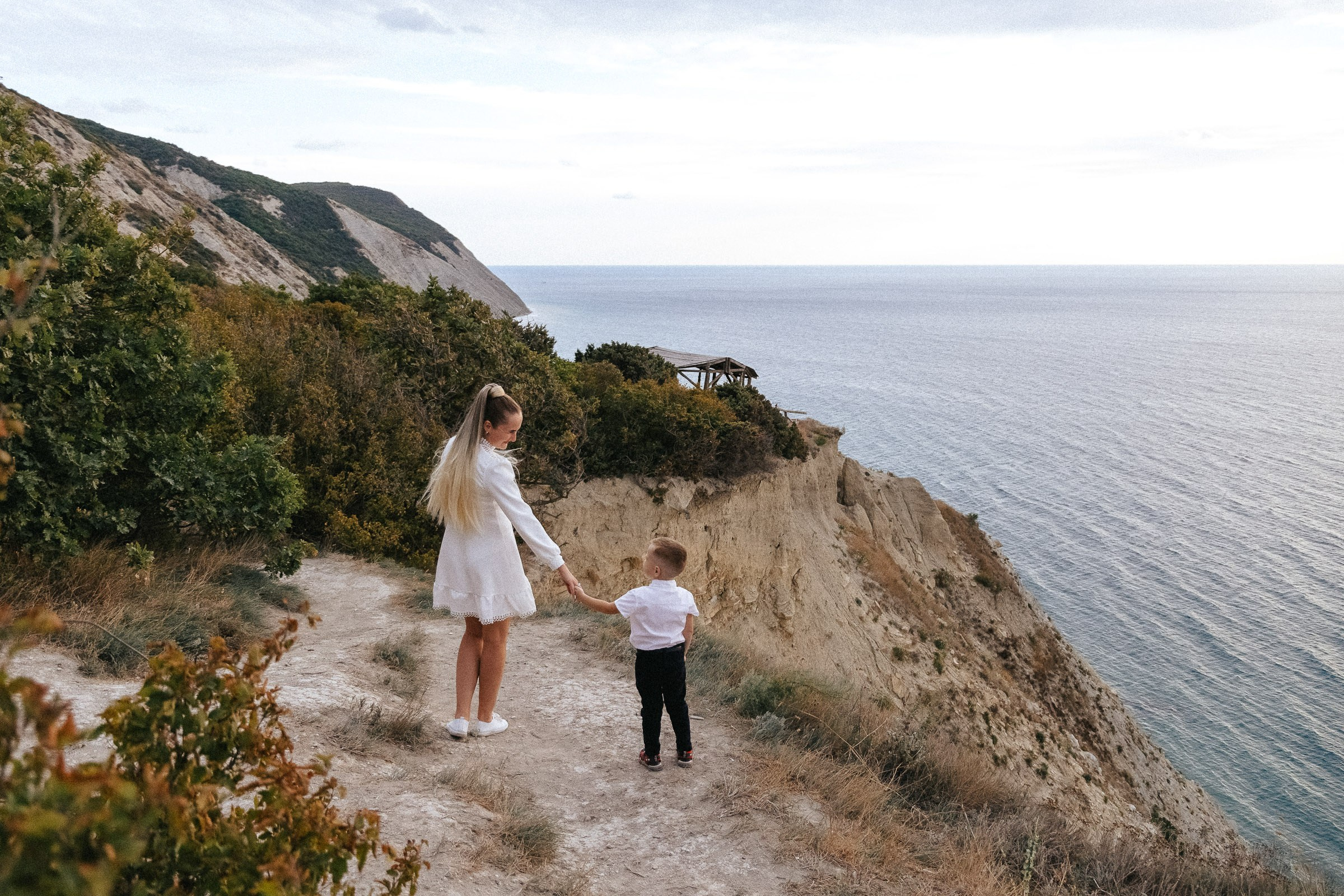 Фотосессия мамы и сына на четырёхсот ступенях. Семейный, love story, свадебный фотограф Анапа
