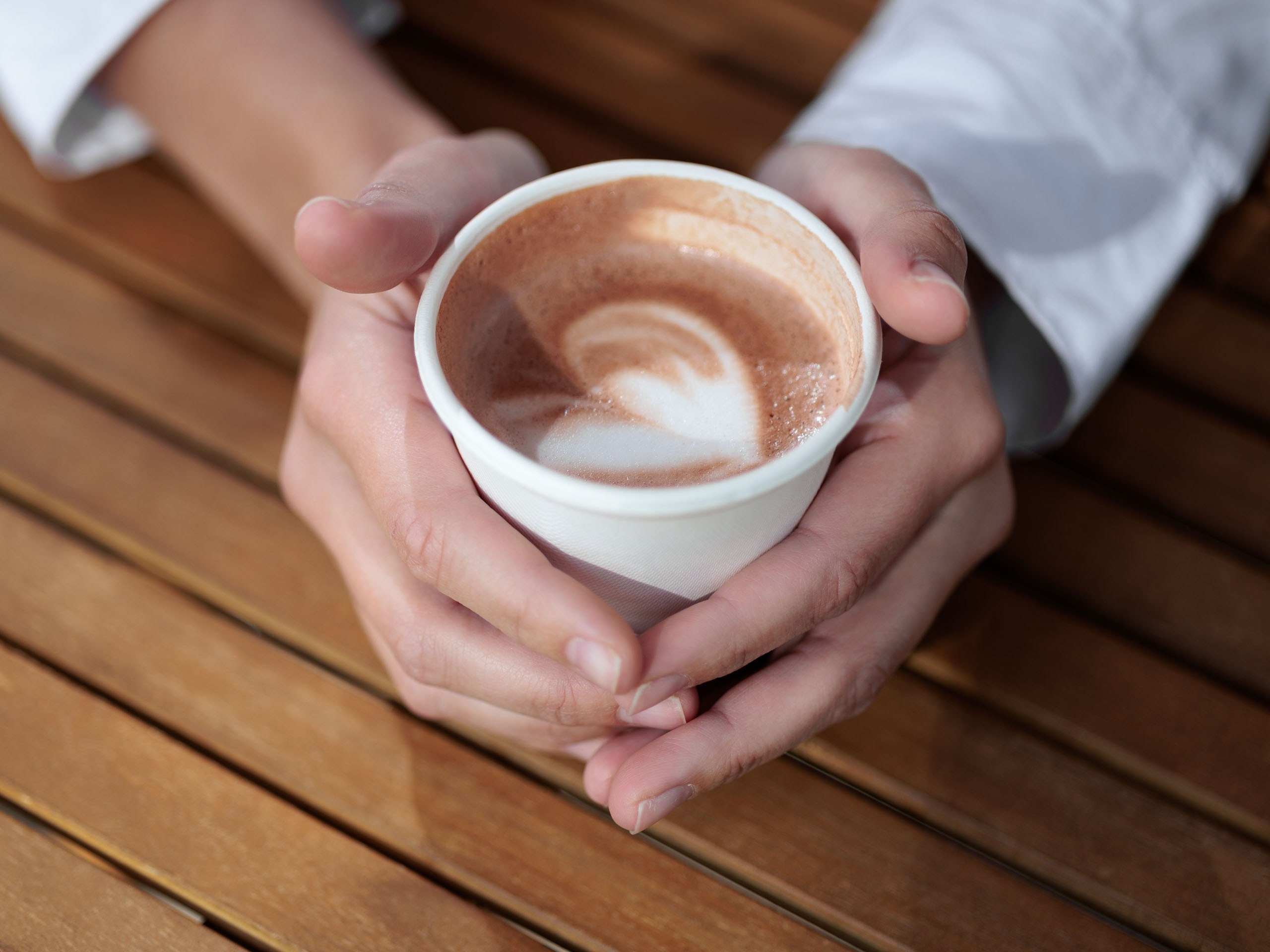 Фотоальбом с избранными женскими портретами