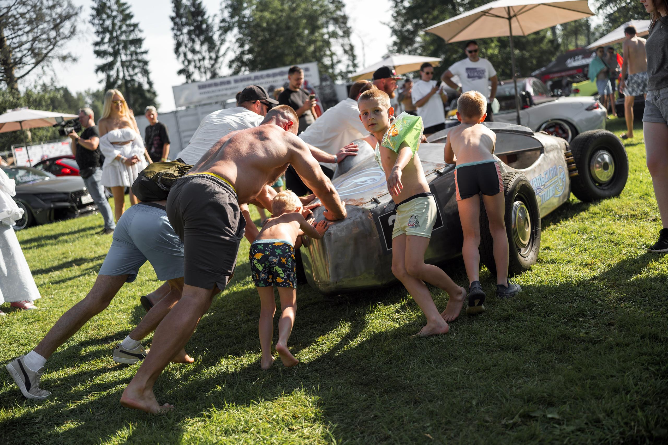 Tuning Open Fest 2025. Авто и мотоспорт — фотограф Антон Медведев iCoguar