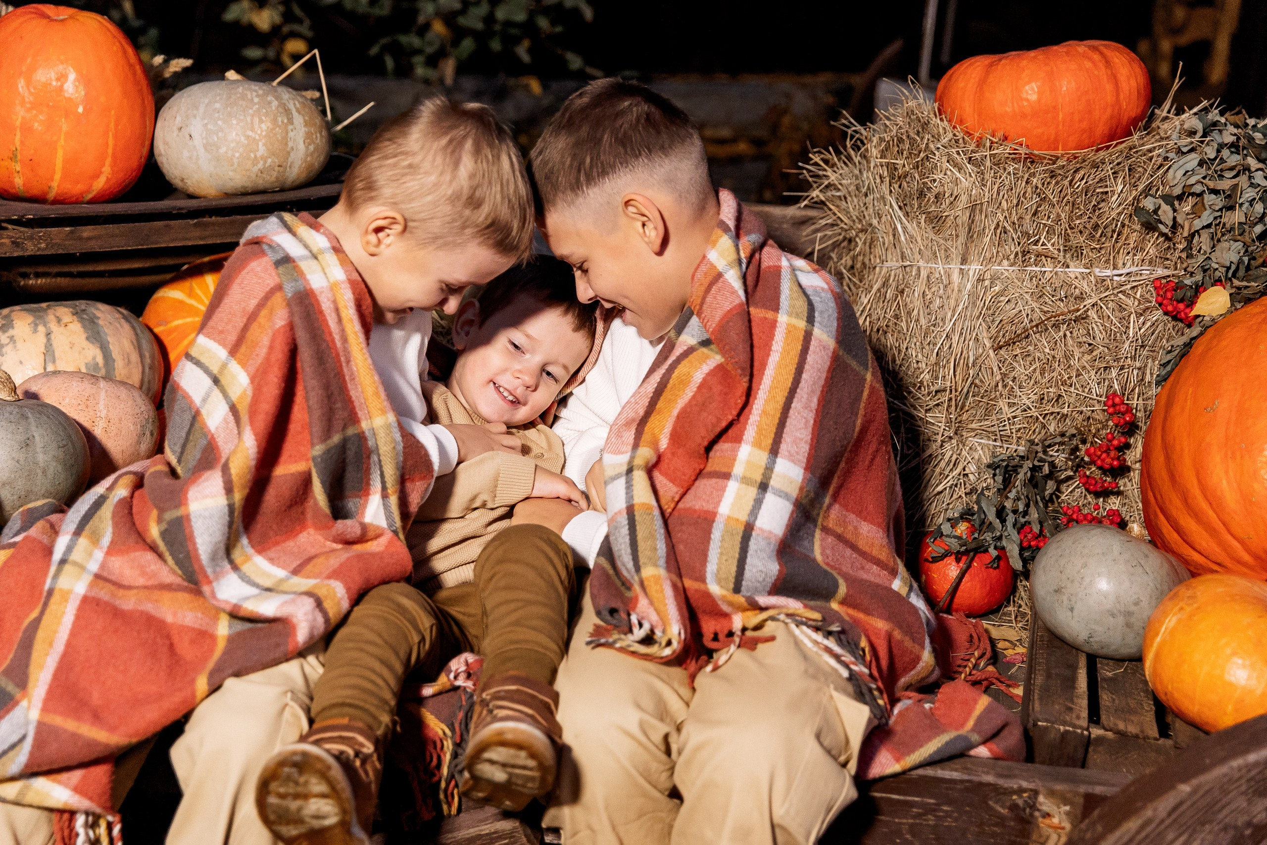 Эдуард и Дарья с сыновьями. Свадебный и семейный фотограф в Челябинске Юлия Ишимова