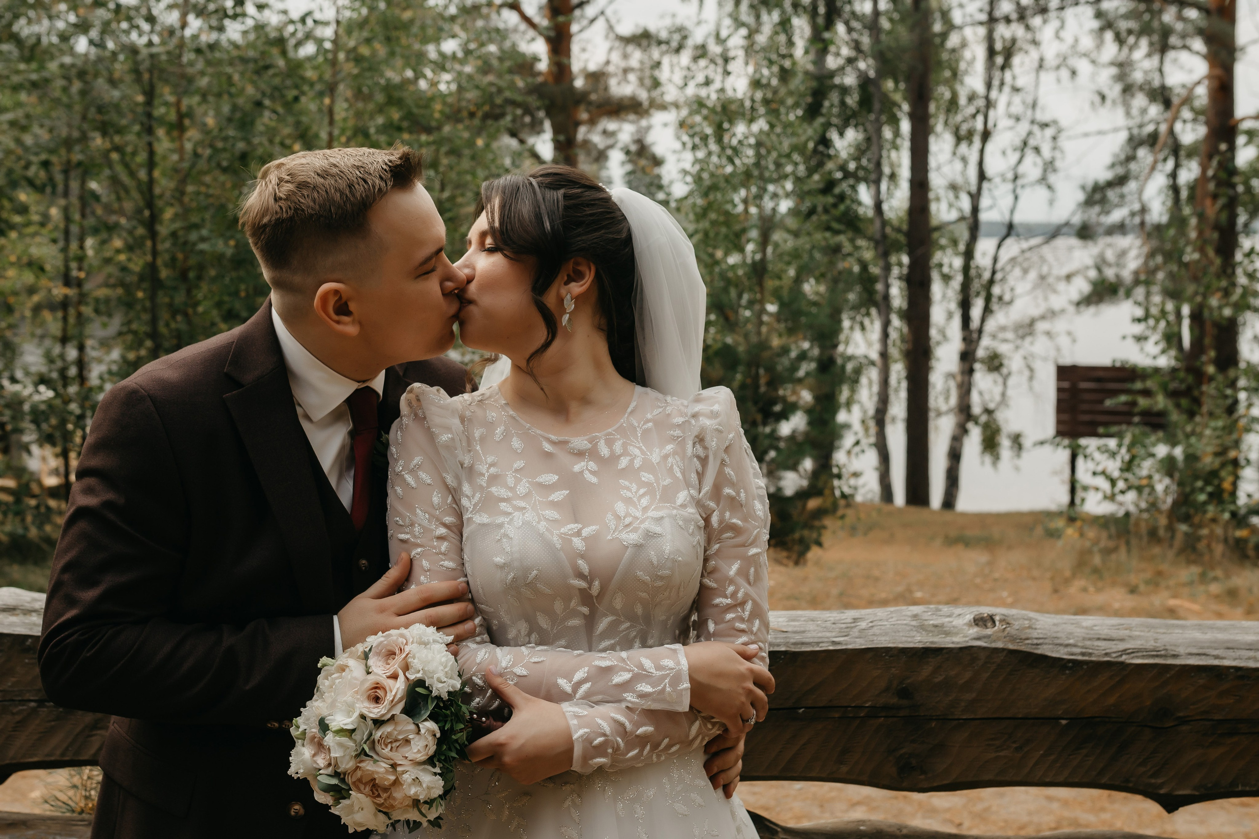 Свадебная фотосессия на природе. Свадебный фотограф в Санкт-Петербурге Игорь Бабенко