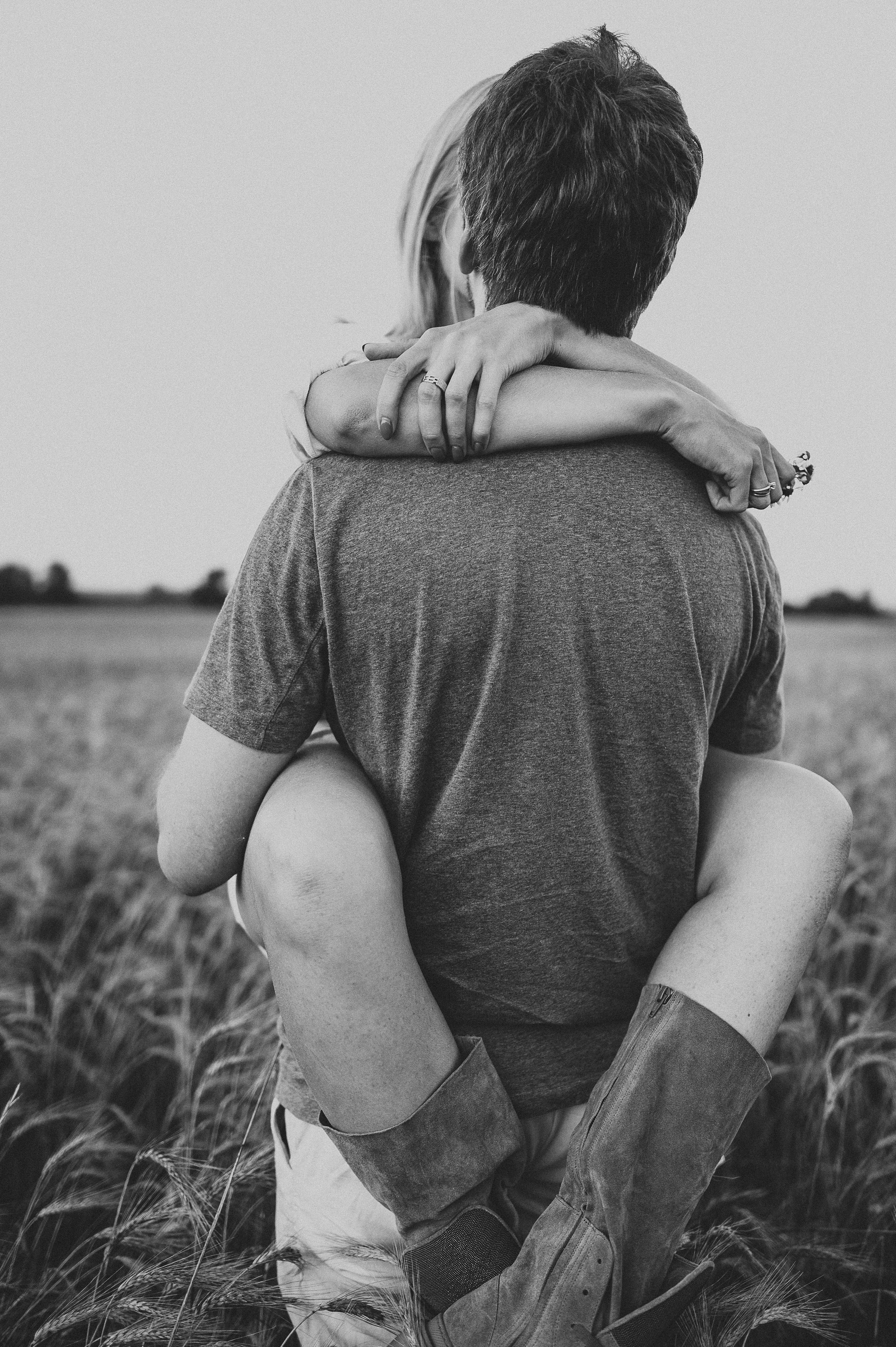 Семейная фотосессия в поле, пшеница. Фотограф и видеограф в Санкт-Петербурге Полина Янушко. Съёмка родов