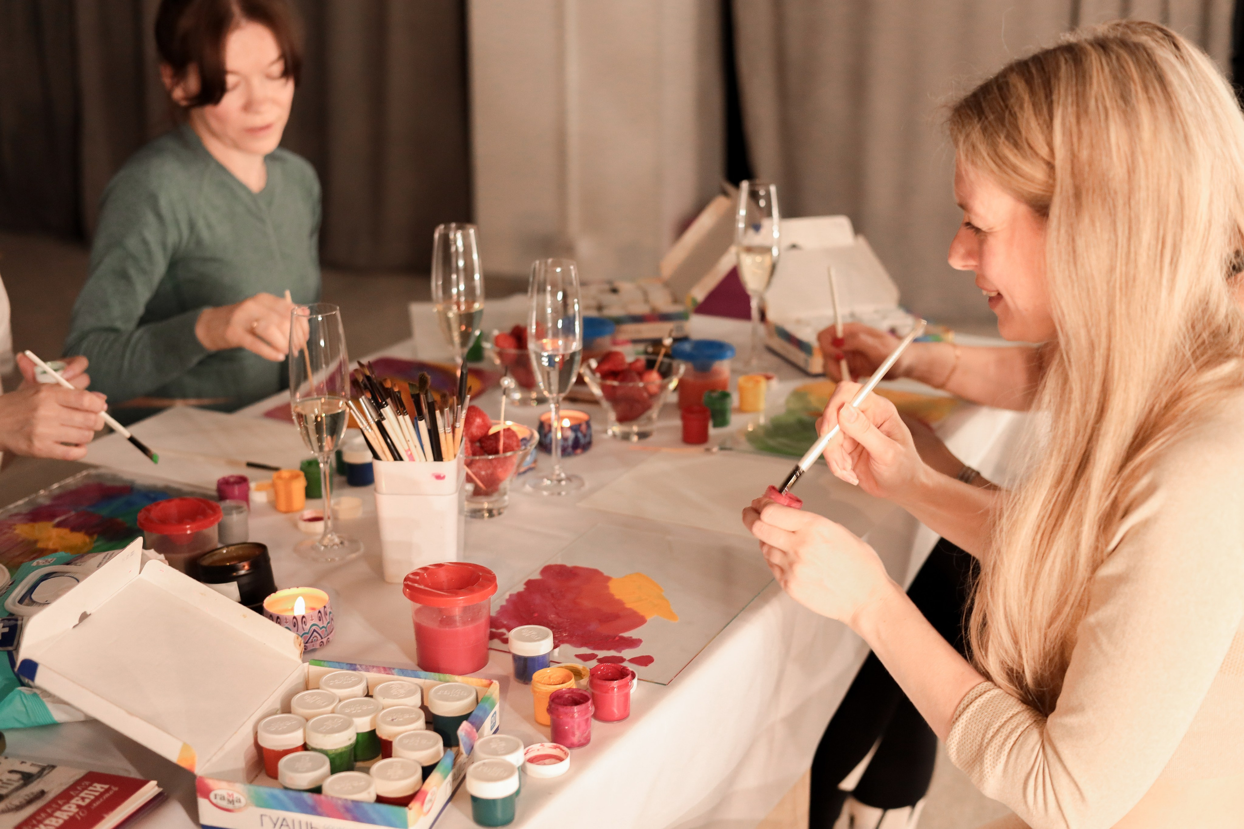 Арт-терапия + аэройога. Фотограф Надршина Лилия