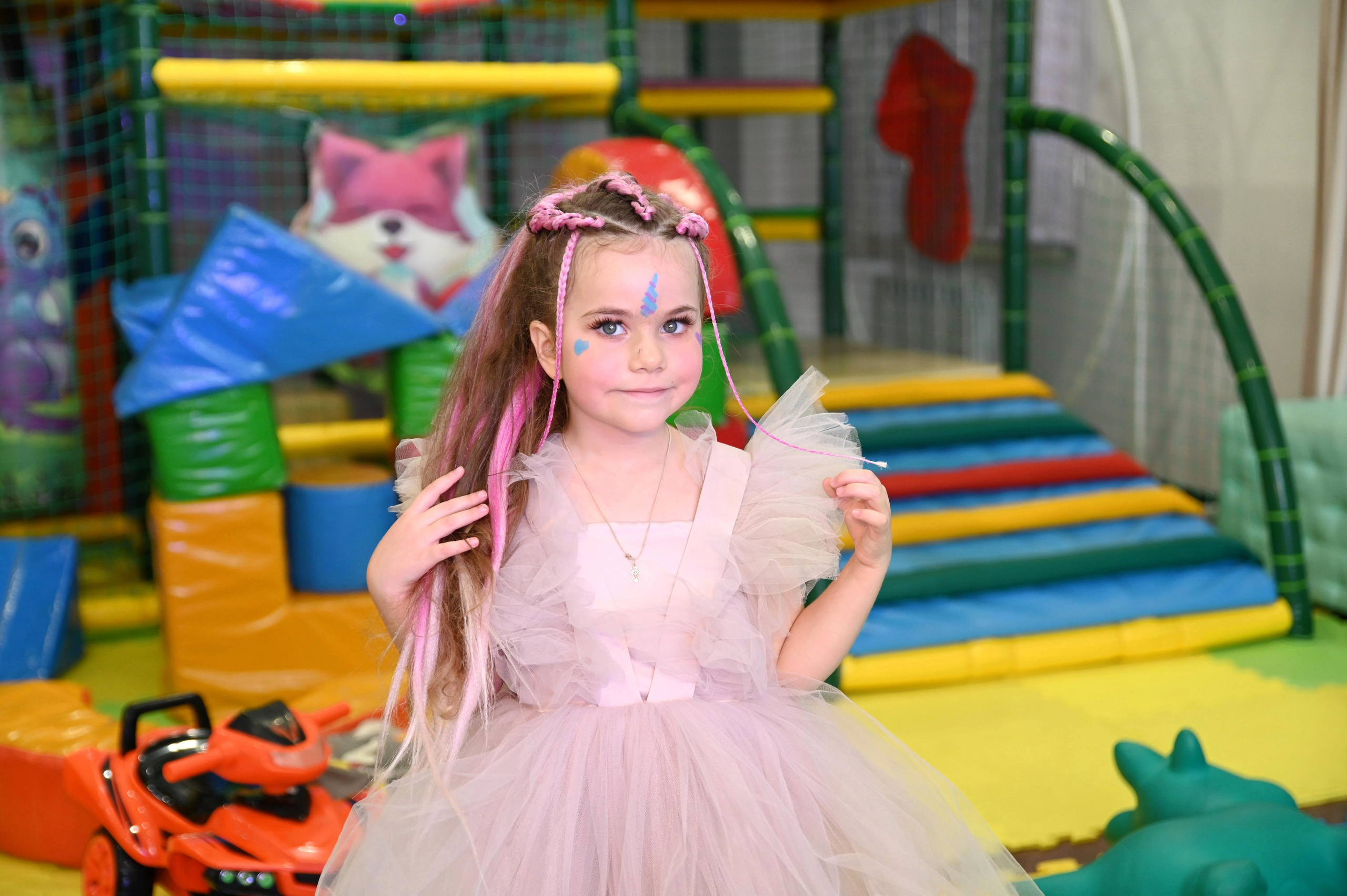 Игротека «Море Позитива». Я Ольга Казанцева, фотографирую снимаю ваши киноистории и печатаю фото и цифровые портреты на холсте