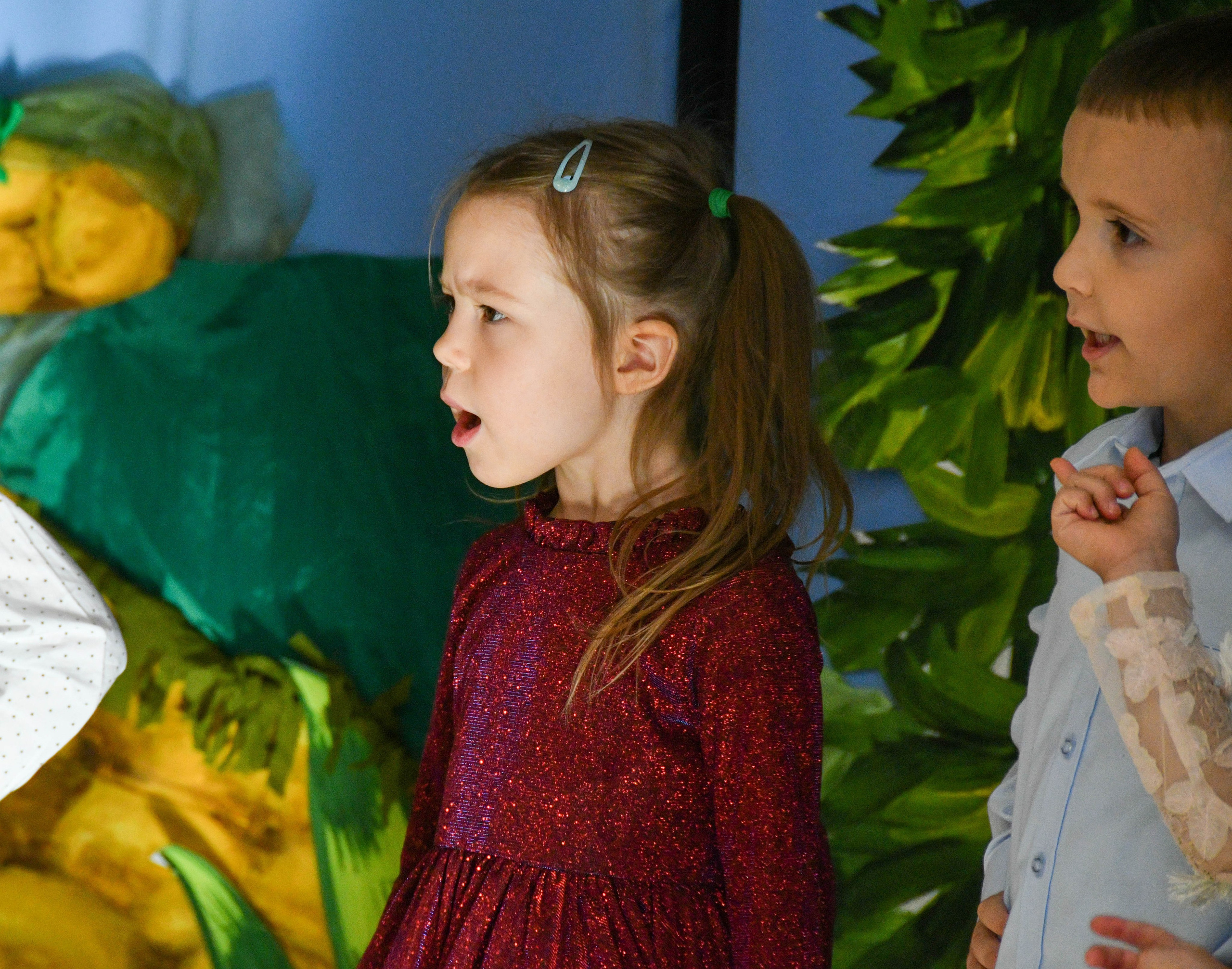 2023 г. День дошкольного работника и прогулка. Репортажный и детский фотограф в Новосибирске