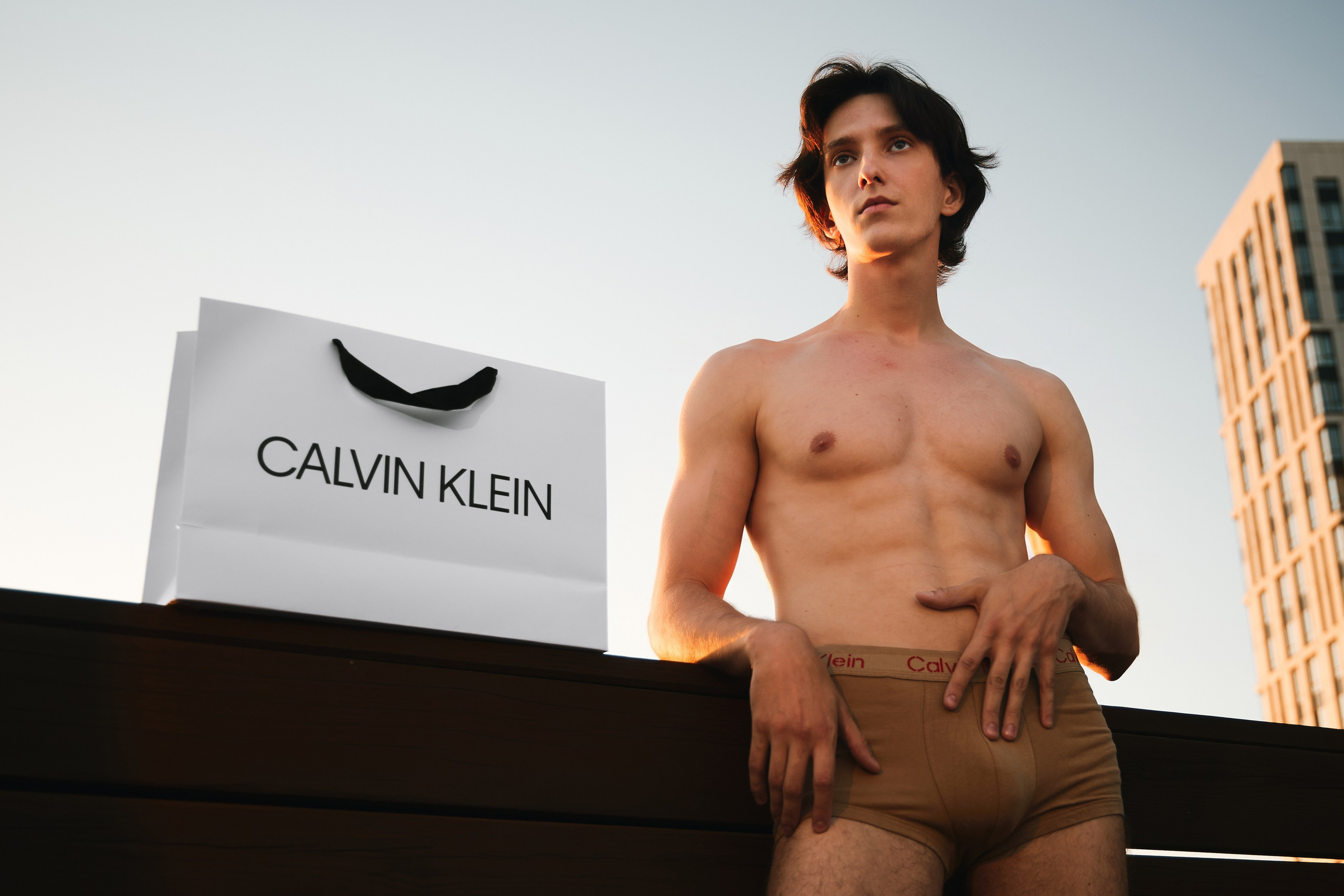Сьемка для магазина Calvin Klein. Фэшн-фотография и портреты в Владивостоке. Превращаю съёмку в повествование — создаю образы с сюжетом, которые остаются в памяти