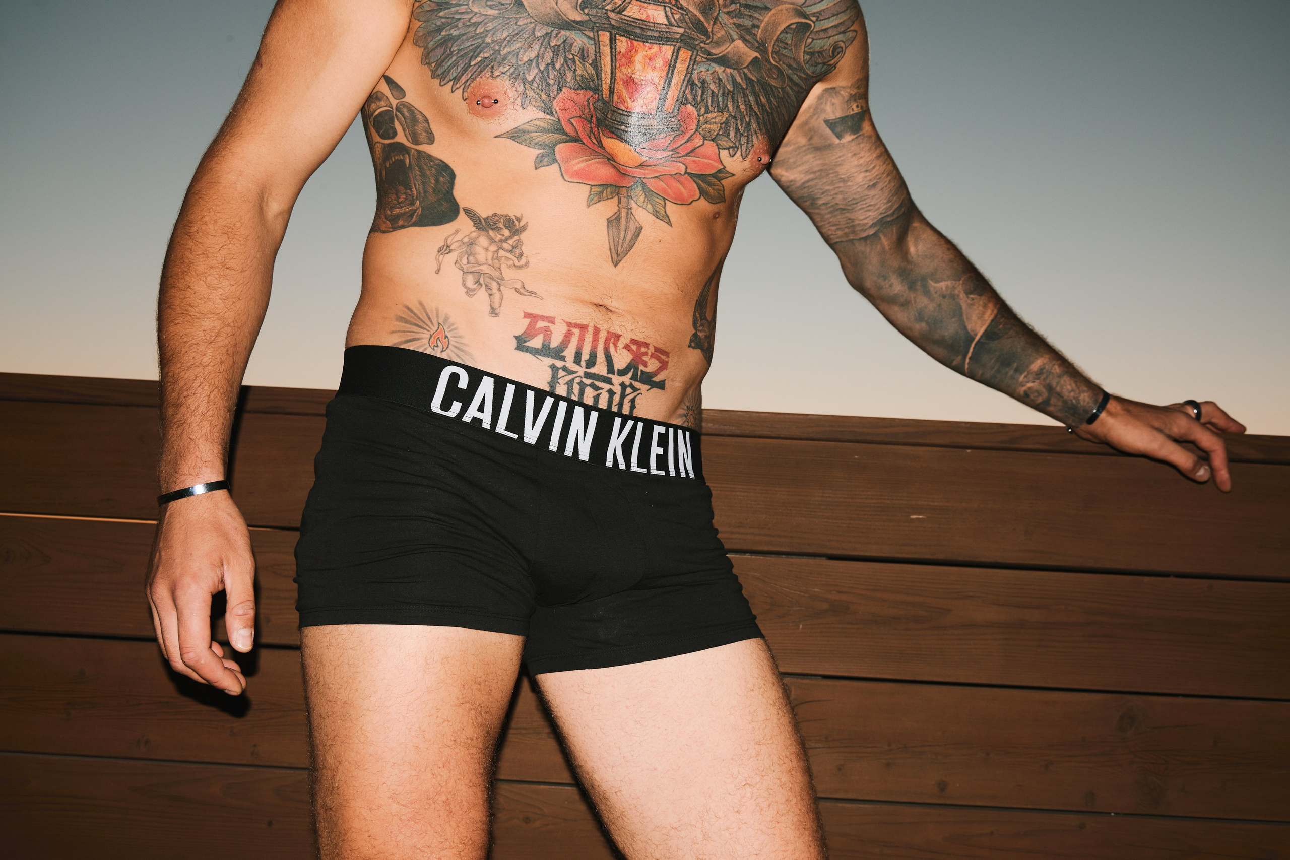 Сьемка для магазина Calvin Klein. Фэшн-фотография и портреты в Владивостоке. Превращаю съёмку в повествование — создаю образы с сюжетом, которые остаются в памяти