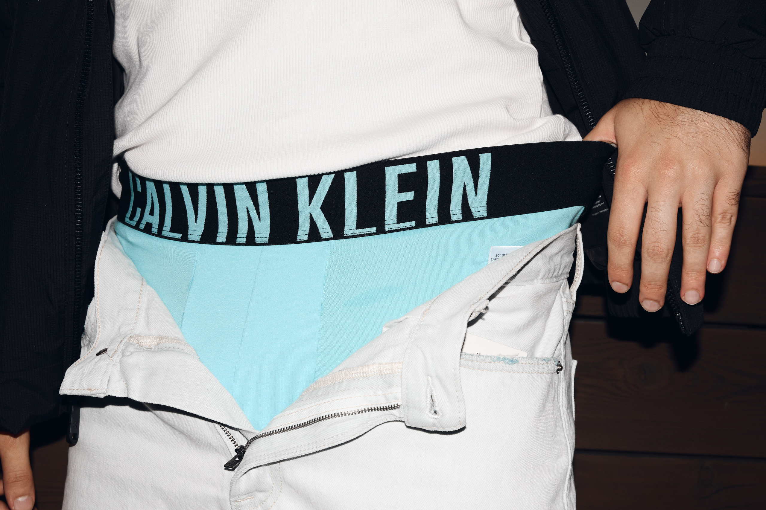Сьемка для магазина Calvin Klein. Фэшн-фотография и портреты в Владивостоке. Превращаю съёмку в повествование — создаю образы с сюжетом, которые остаются в памяти