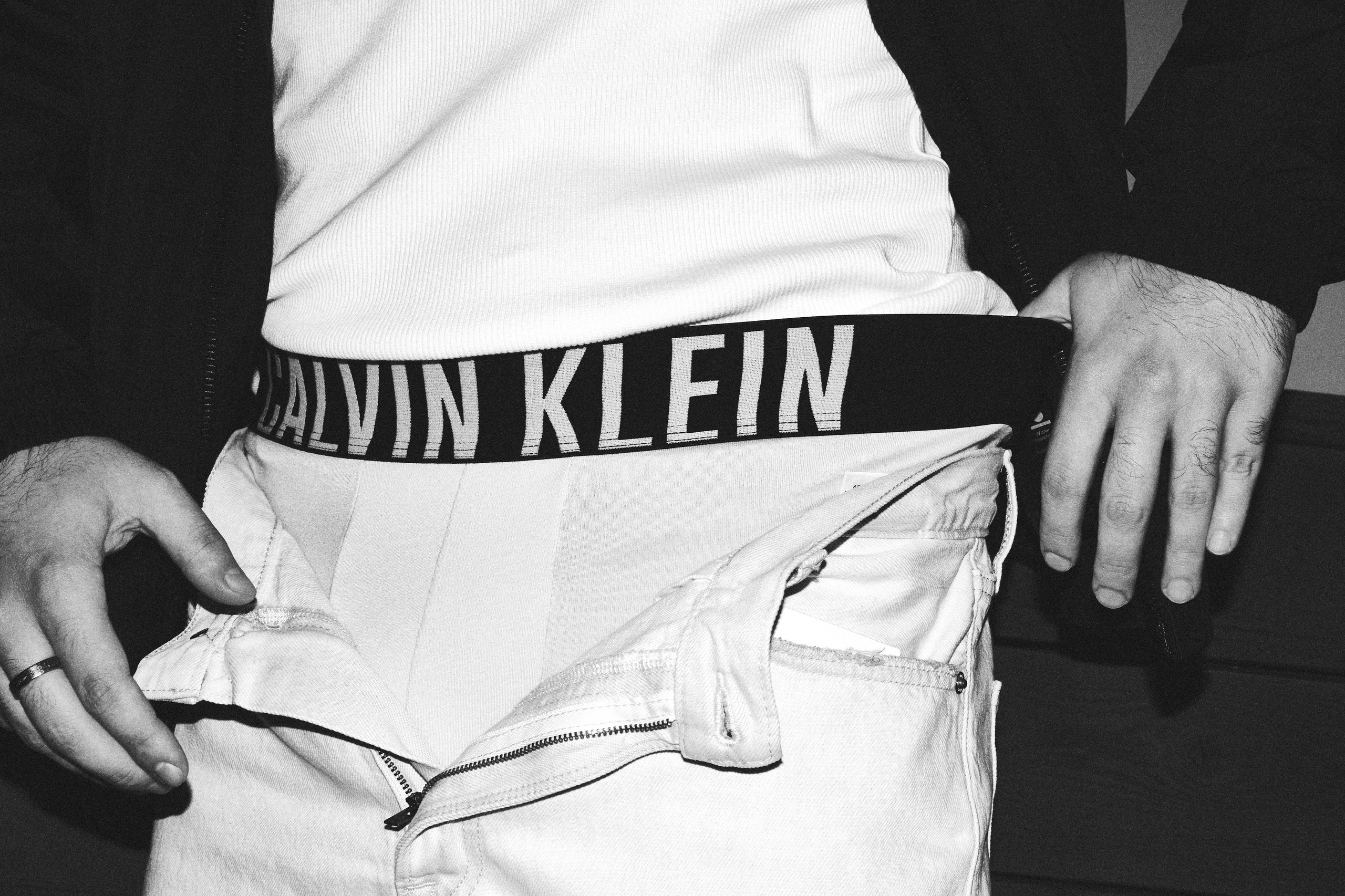 Сьемка для магазина Calvin Klein. Фэшн-фотография и портреты в Владивостоке. Превращаю съёмку в повествование — создаю образы с сюжетом, которые остаются в памяти