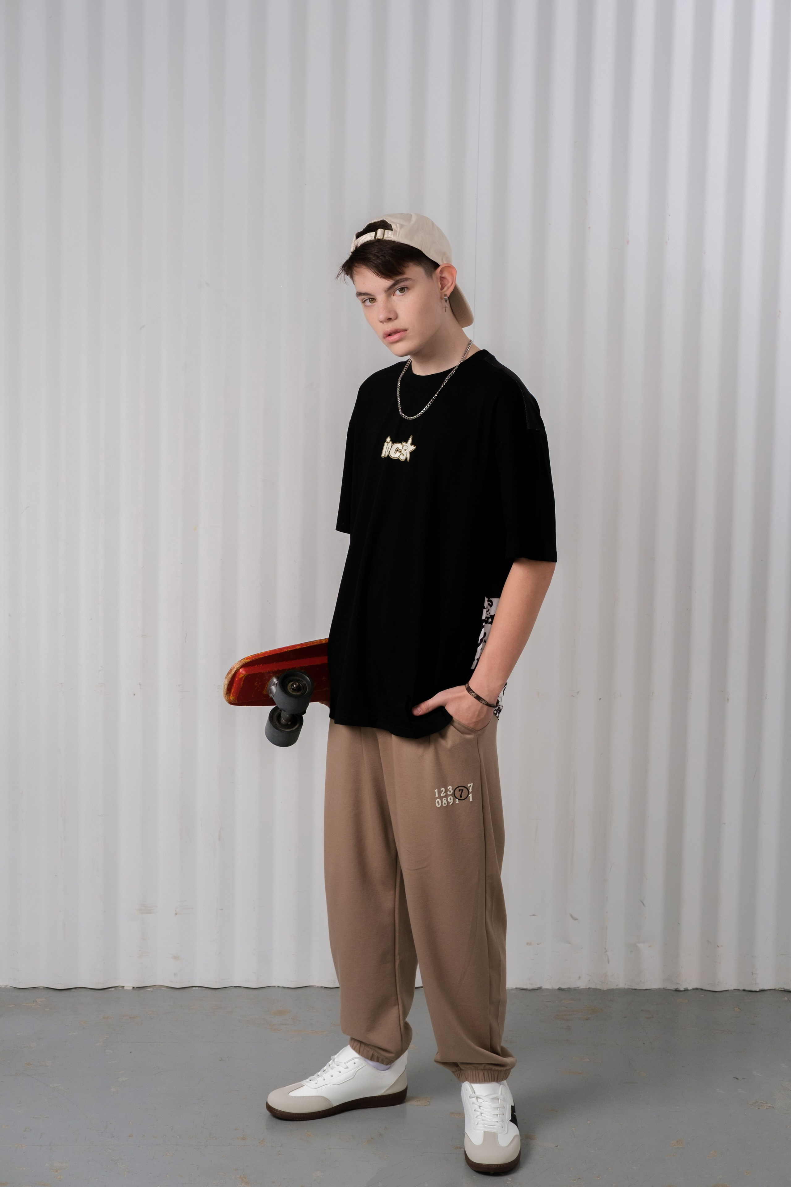 Съемка одежды в Санкт-Петербурге. Фотосессия для маркетплейсов