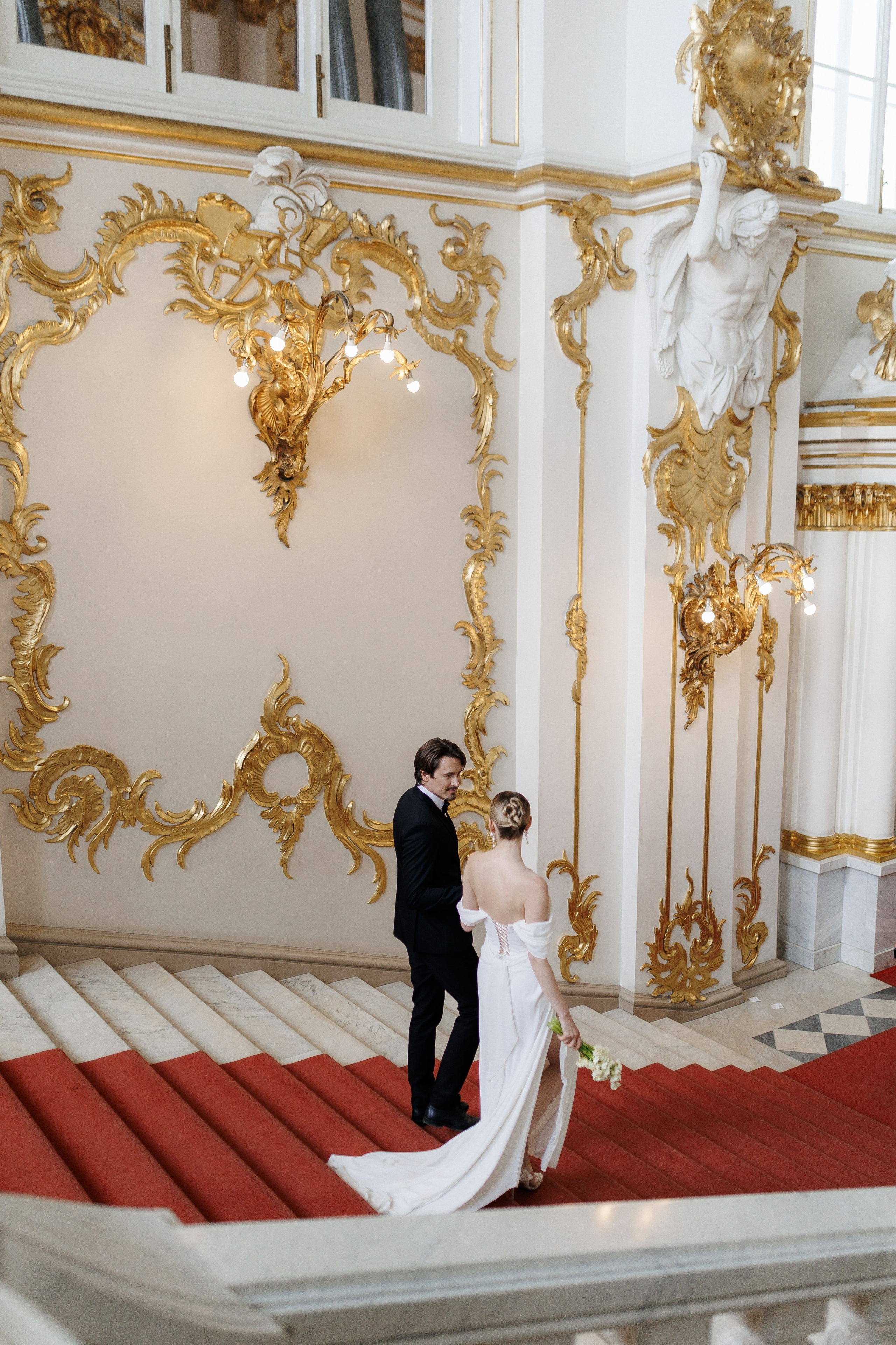 ···. Свадебный фотограф в Санкт-Петербурге Александра Чукавина