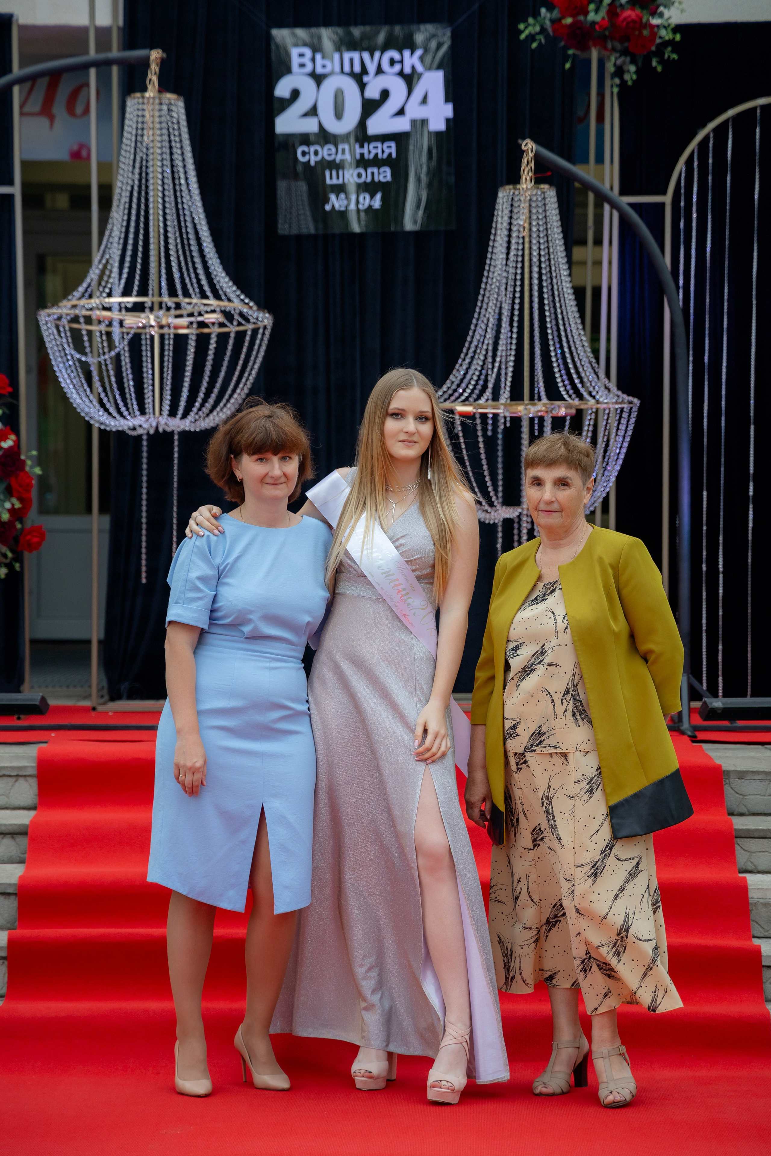 Школьный выпускной 2024 год в Соколе (Минск). Свадебный фотограф в Минске/Беларуси Сергей Спиридонов