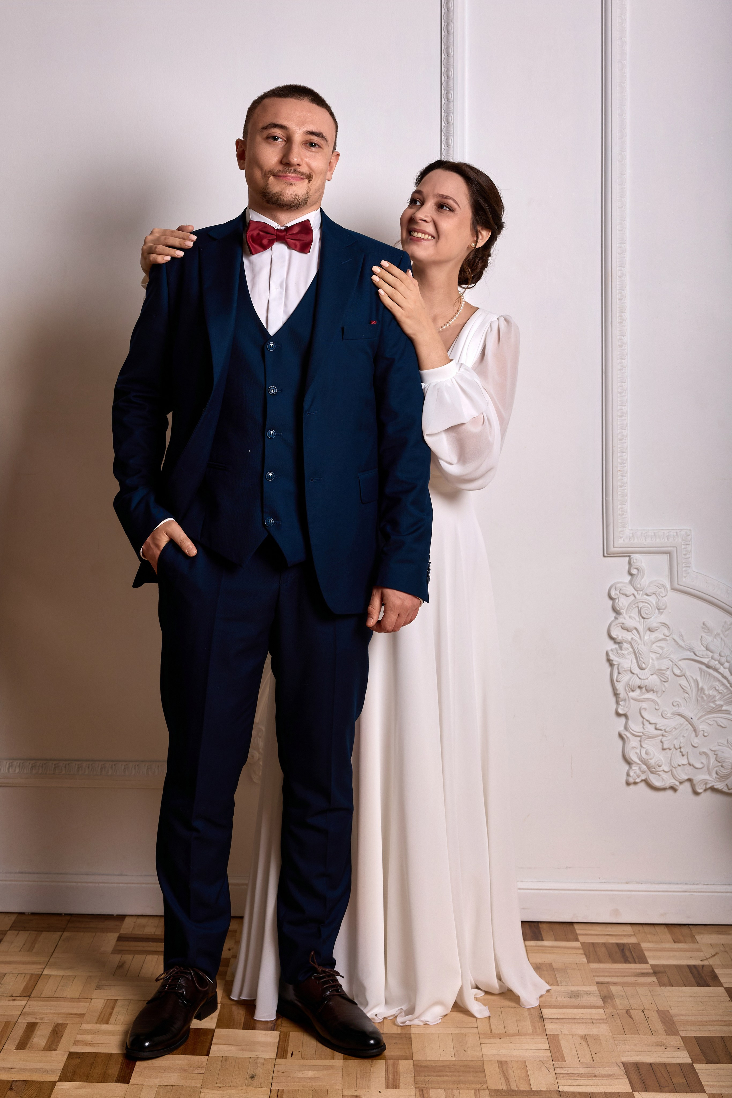 Свадебная фотосессия в студии и регистрация брака в Грибоедовском ЗАГСе