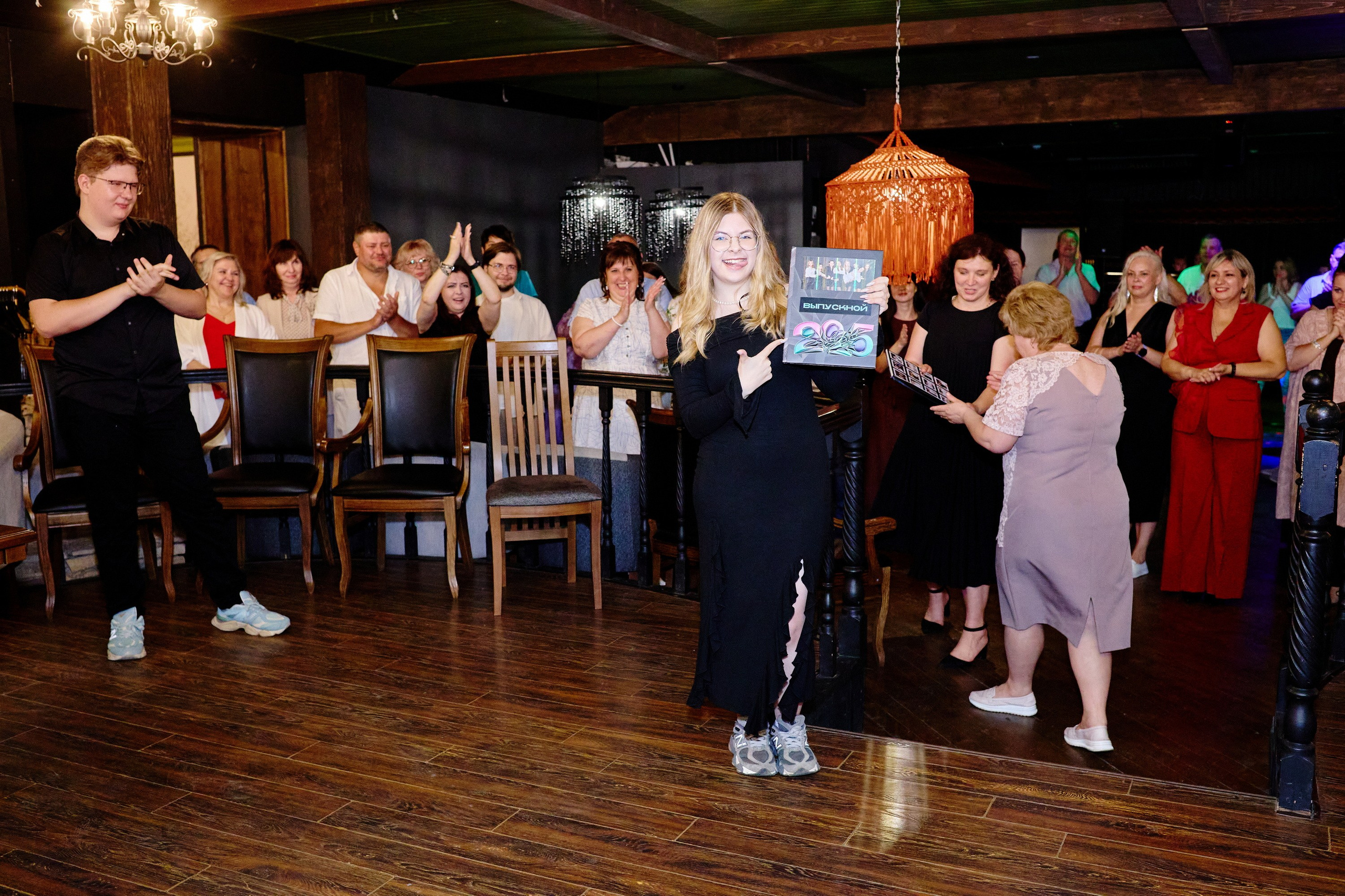 Выпускной 35 Сош. Фотограф Выпускные альбомы Таганрог Сергей Коробченко