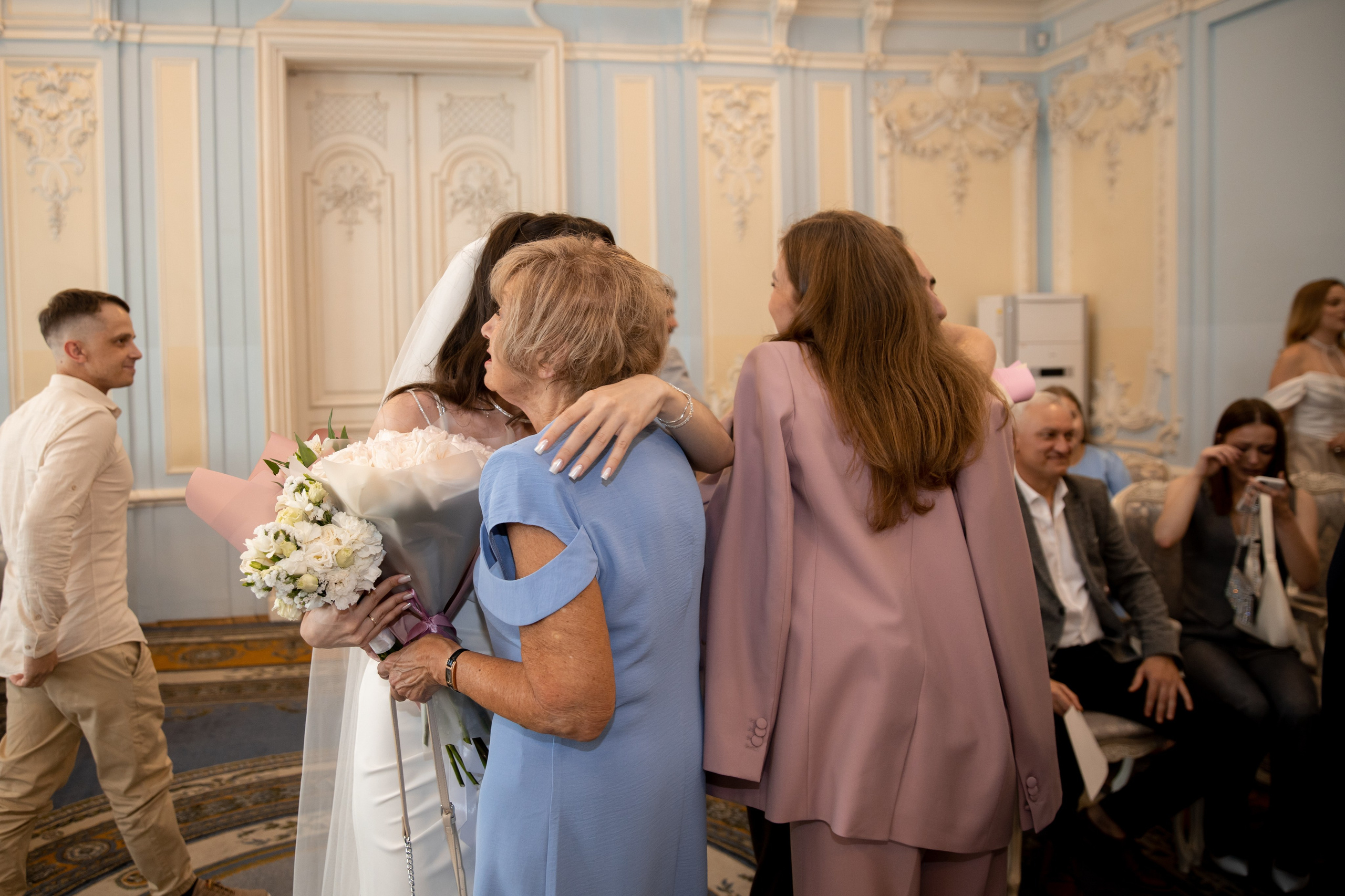Анна и Александр / Прогулка + ЗАГС. Свадебный и семейный фотограф в Москве Диана Левченко