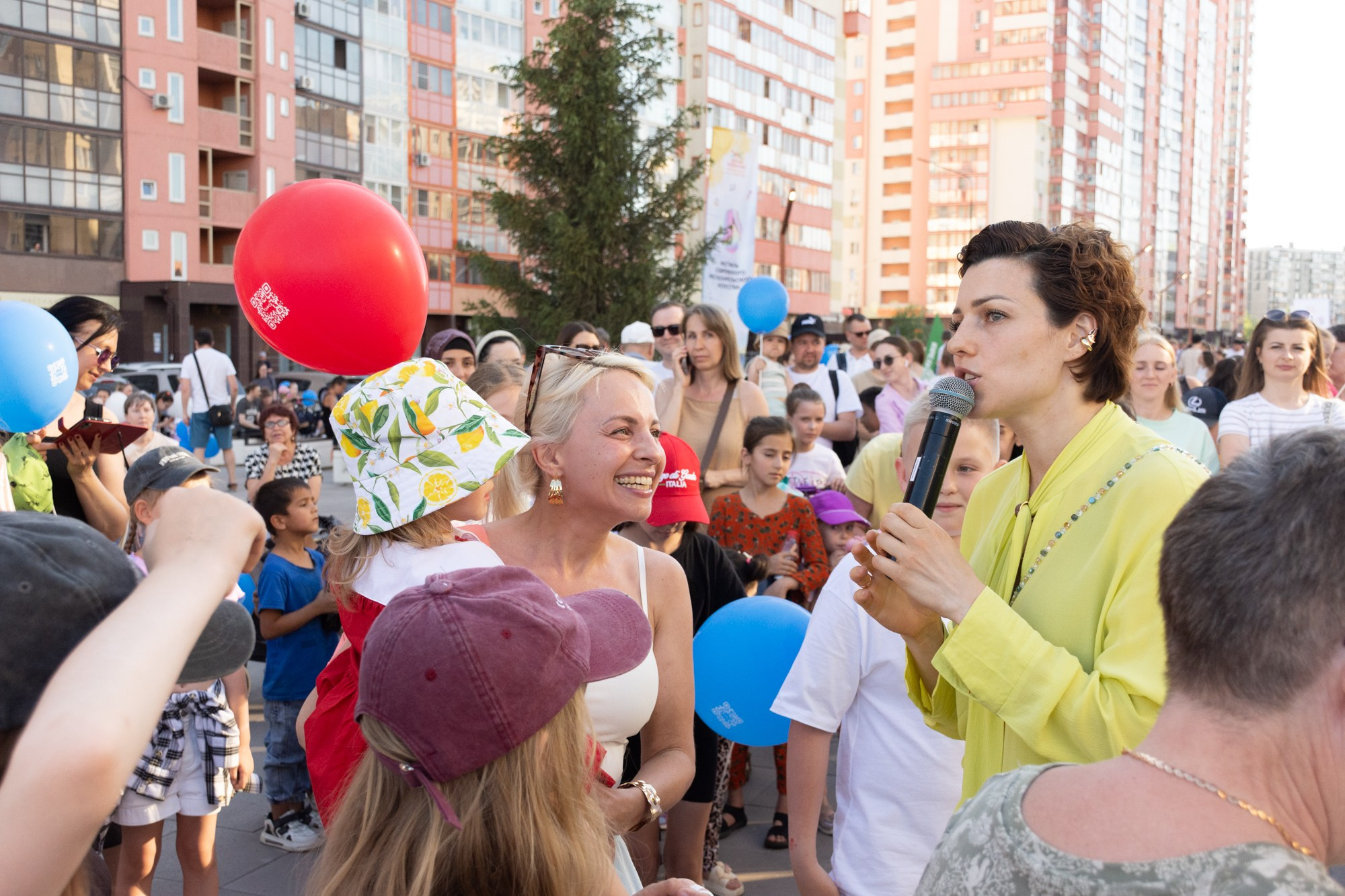 Фестиваль современного исполнительского искусства (Сквер Академ Риверсайд). Фотограф Максим Буряк