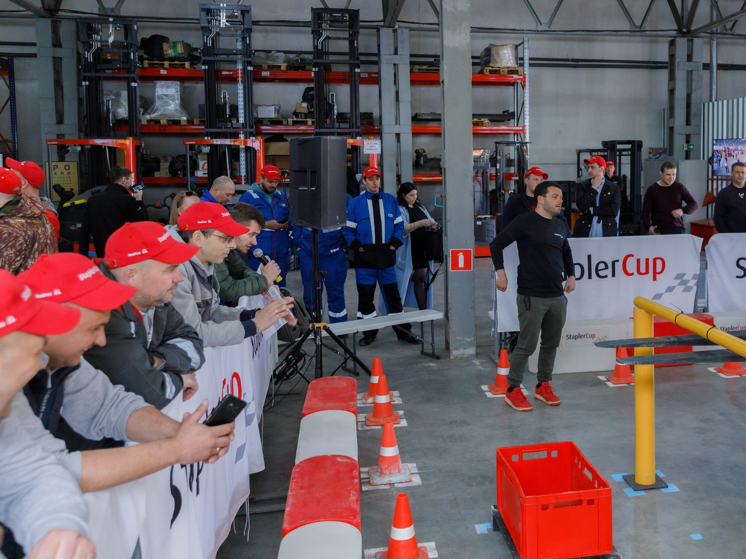 Конкурс водителей погрузчиков RackFork 2024 г. Репортажный фотограф в Новосибирске Алена Помазунова