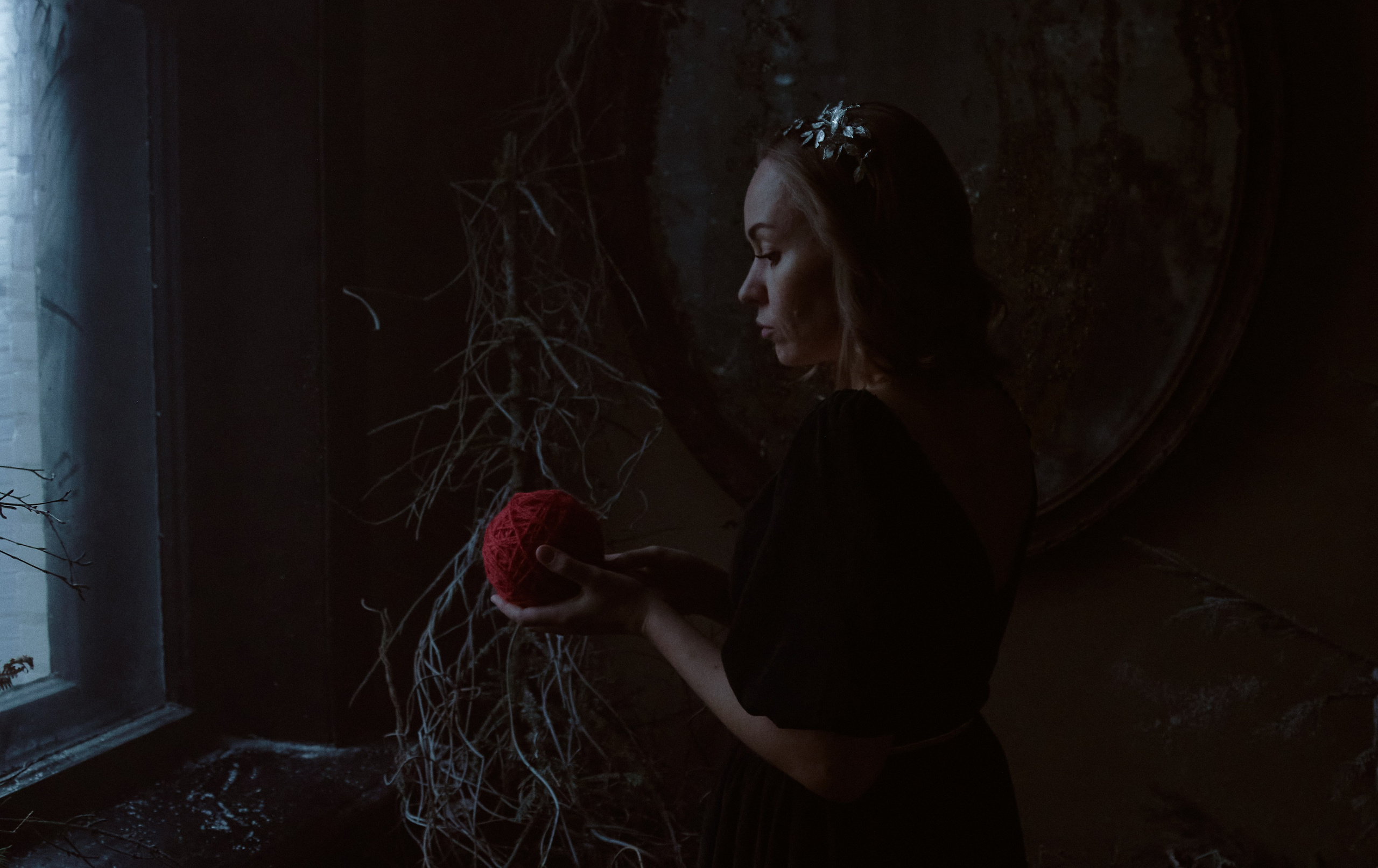 Тень. Фотограф лавстори Москва/МО Приятелева Ангелина