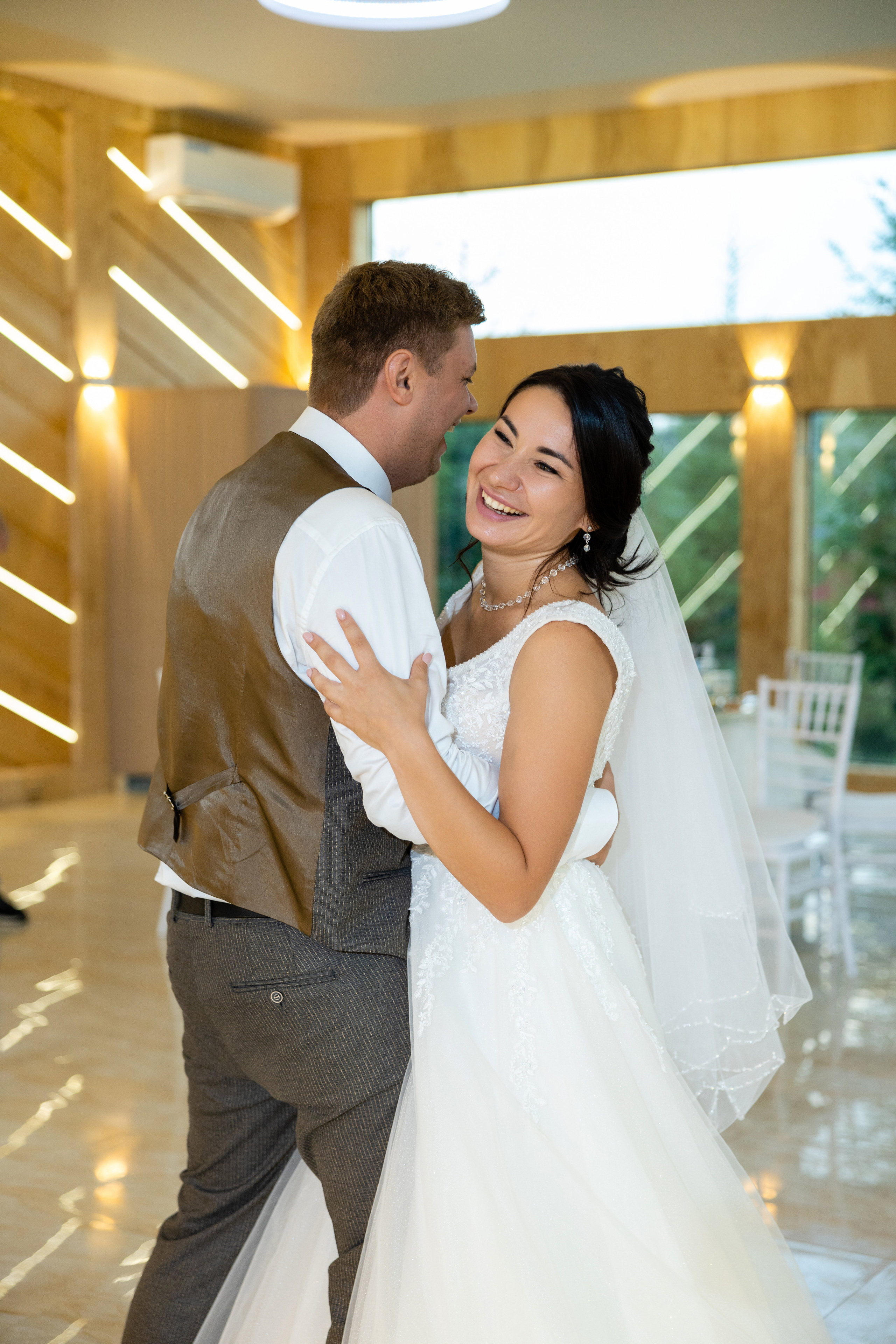 Празднование свадьбы в X-land парке. Репортажный и студийный фотограф в Москве — Софи