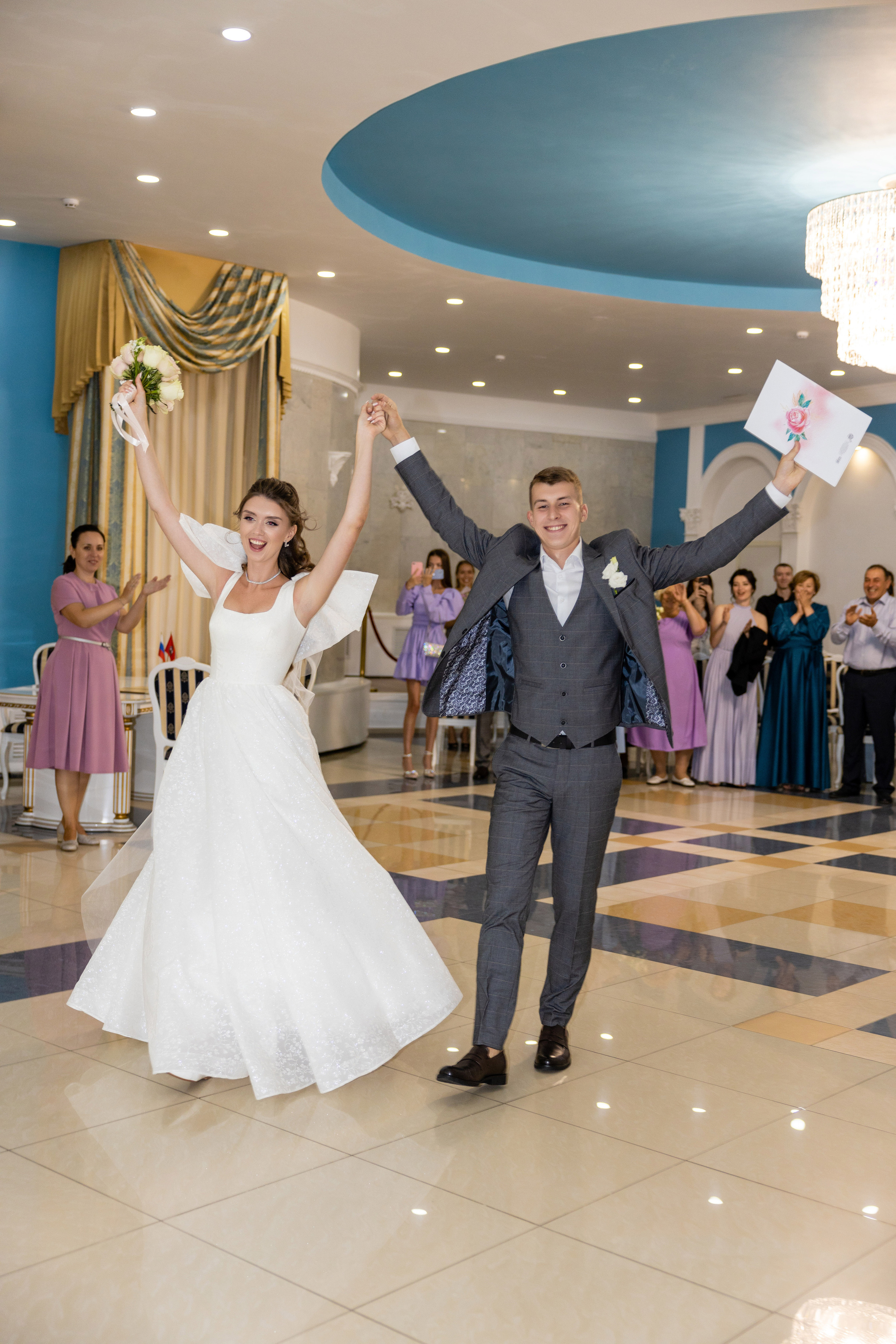 Виктория и Роман. Таганский ЗАГС. Репортажный и студийный фотограф в Москве — Софи