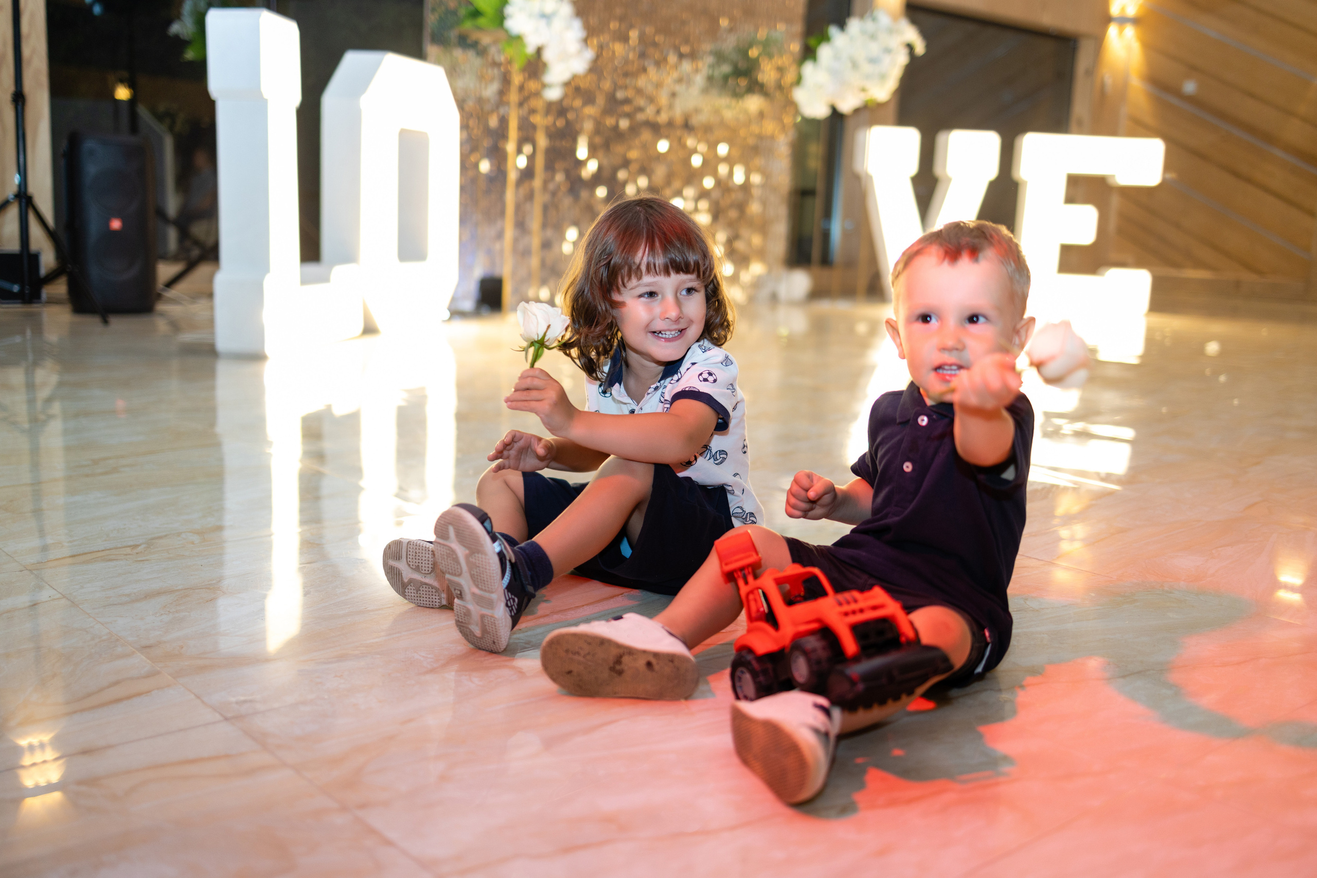 Празднование свадьбы в X-land парке. Репортажный и студийный фотограф в Москве — Софи