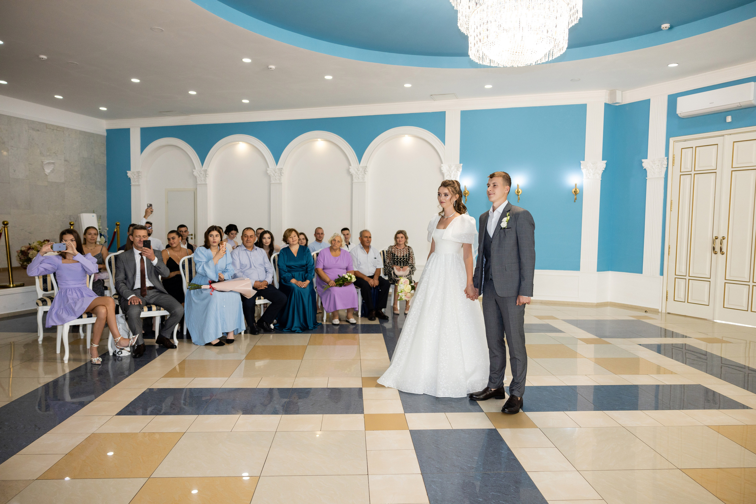 Виктория и Роман. Таганский ЗАГС. Репортажный и студийный фотограф в Москве — Софи