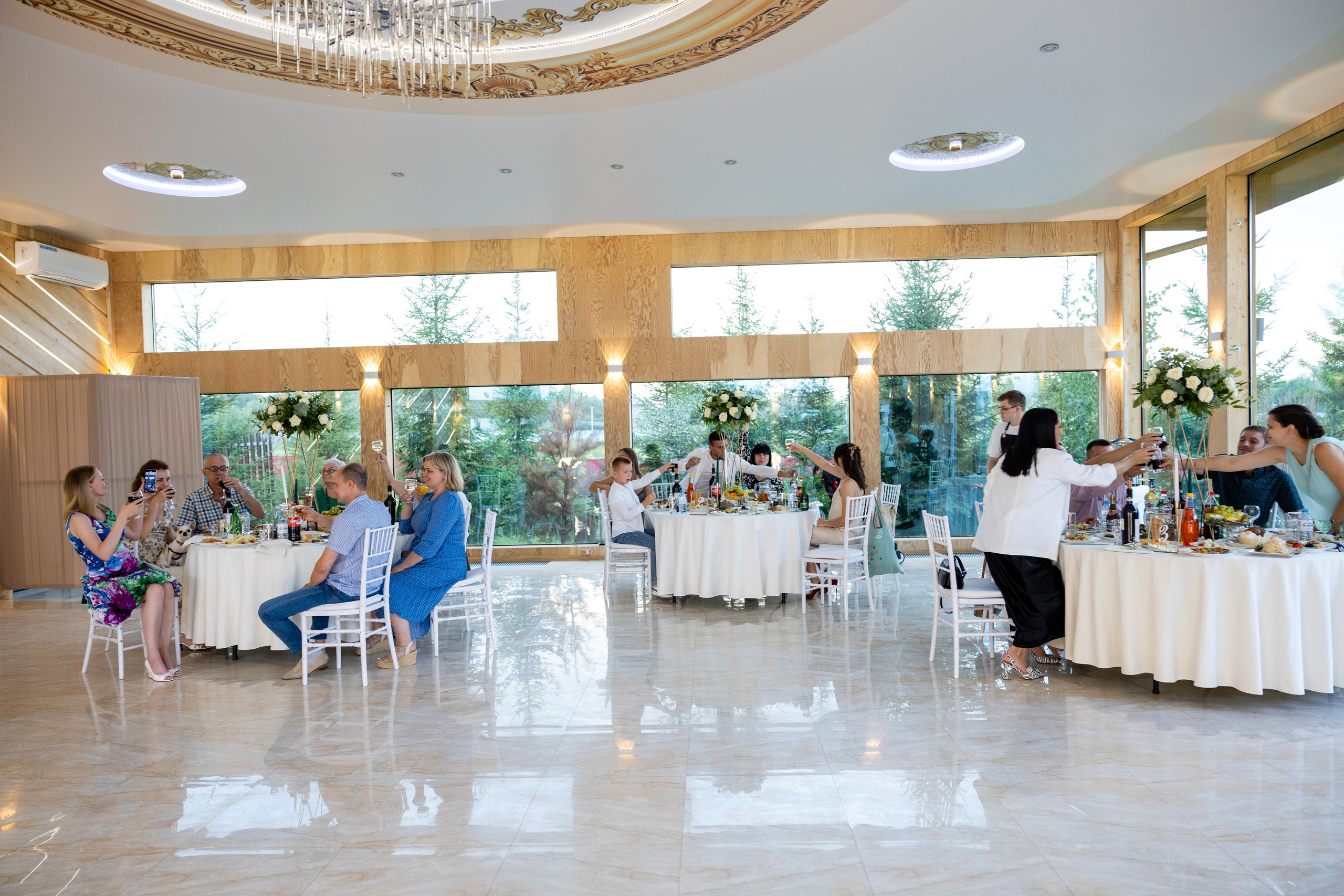 Празднование свадьбы в X-land парке. Репортажный и студийный фотограф в Москве — Софи