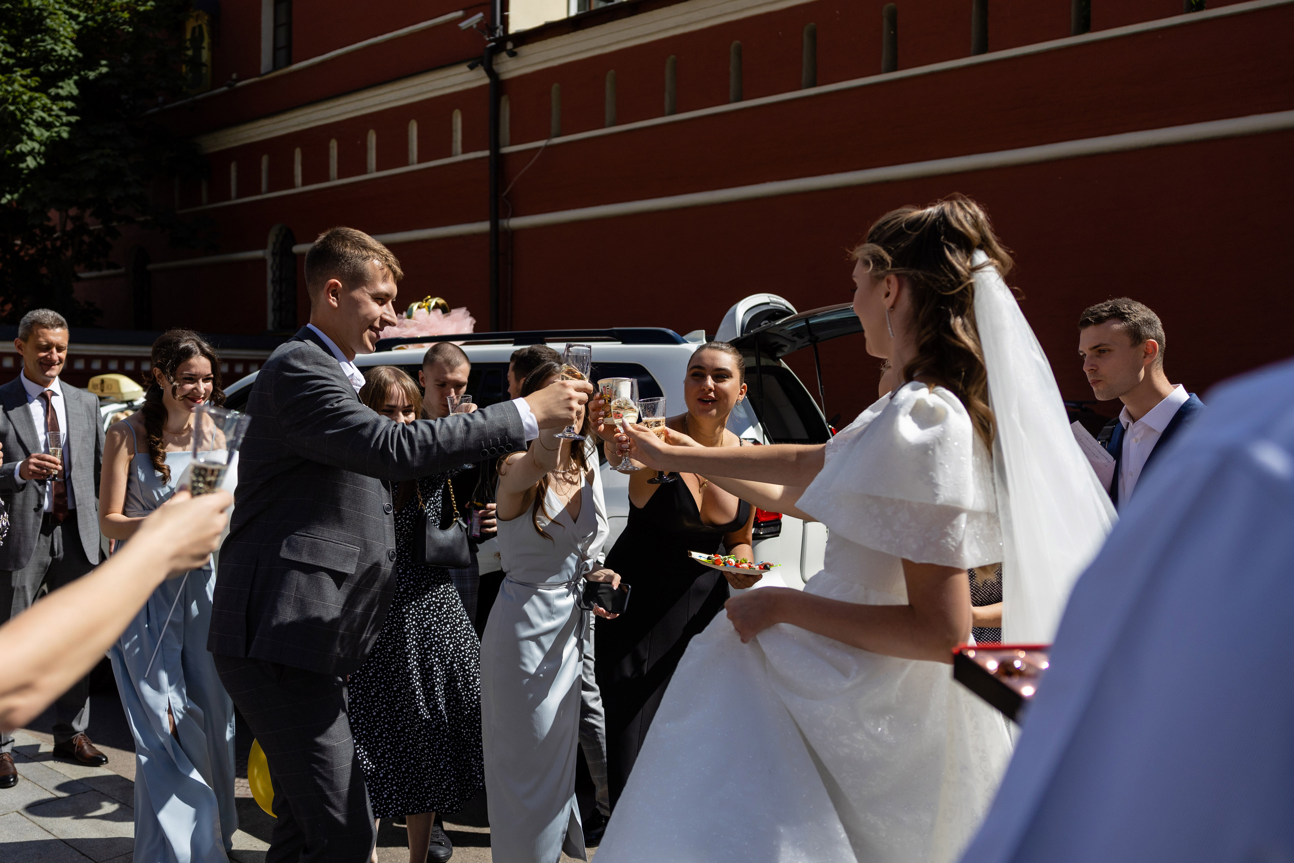 Виктория и Роман. Таганский ЗАГС. Репортажный и студийный фотограф в Москве — Софи